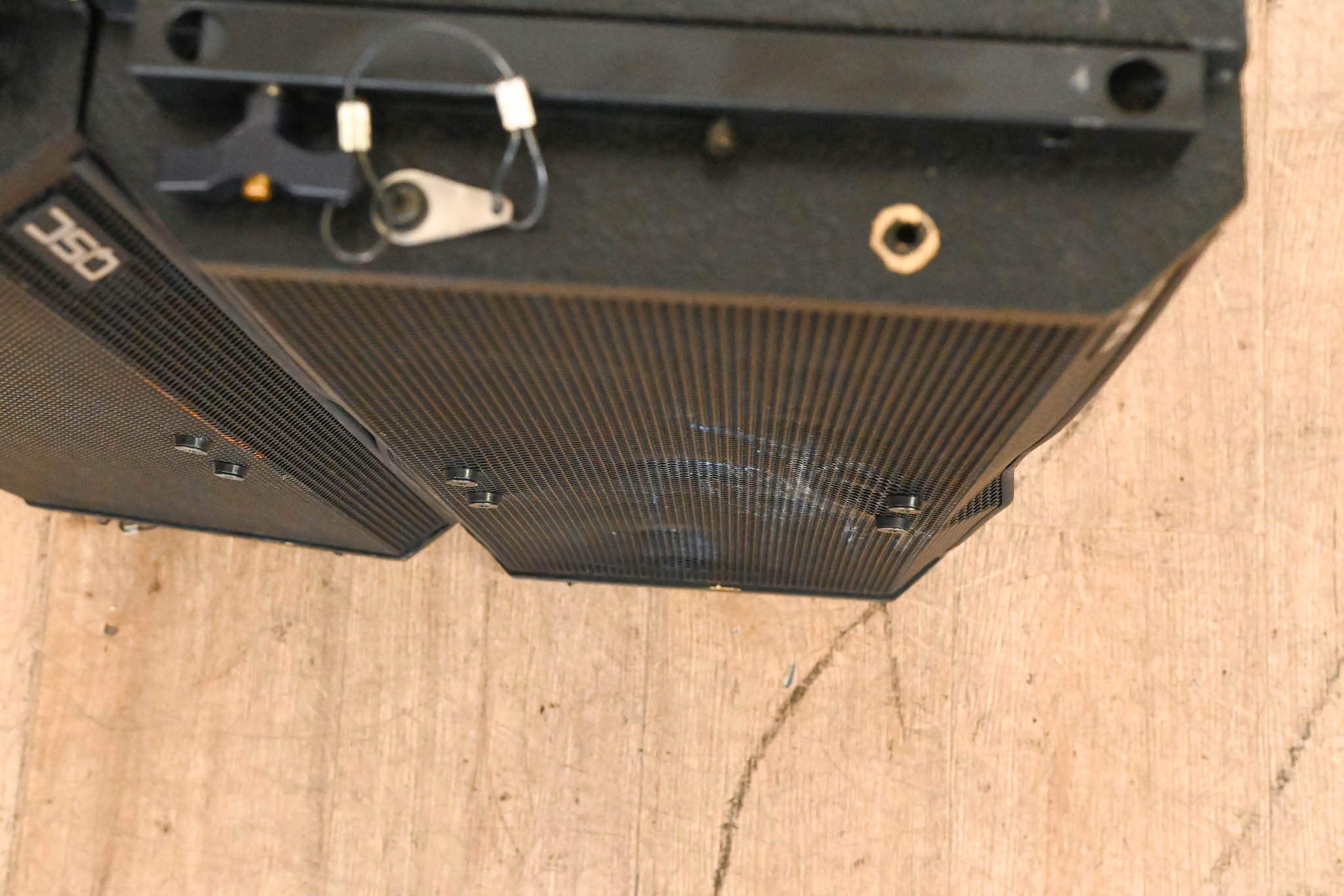 QSC WideLine-10 Dual 10-Inch Wide Line Array Speaker (PAIR)