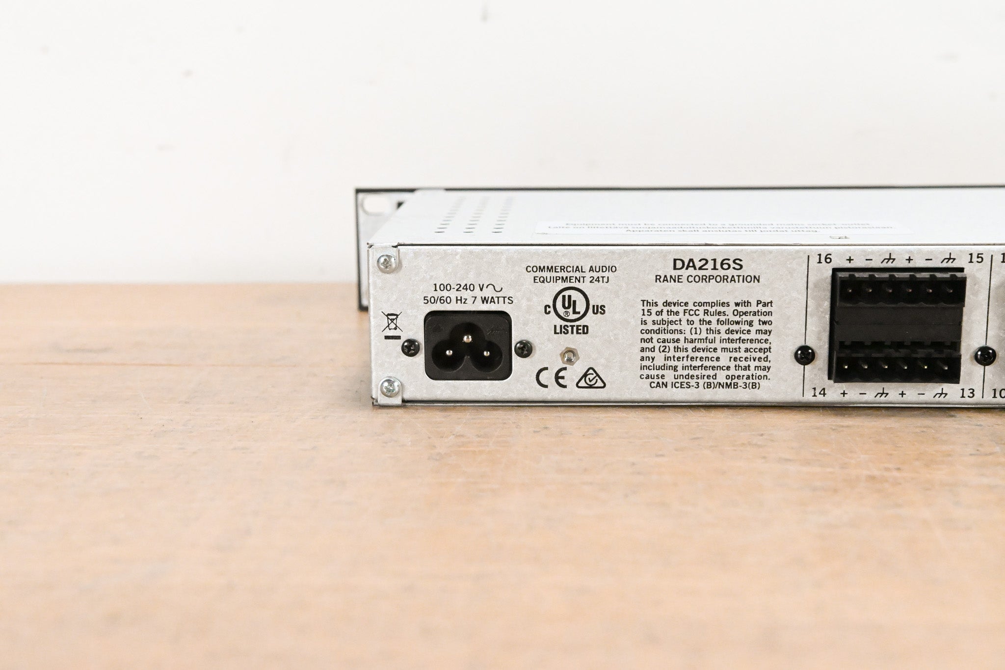 Rane DA216S 2-Input, 16-Output Distribution Line Amplifier