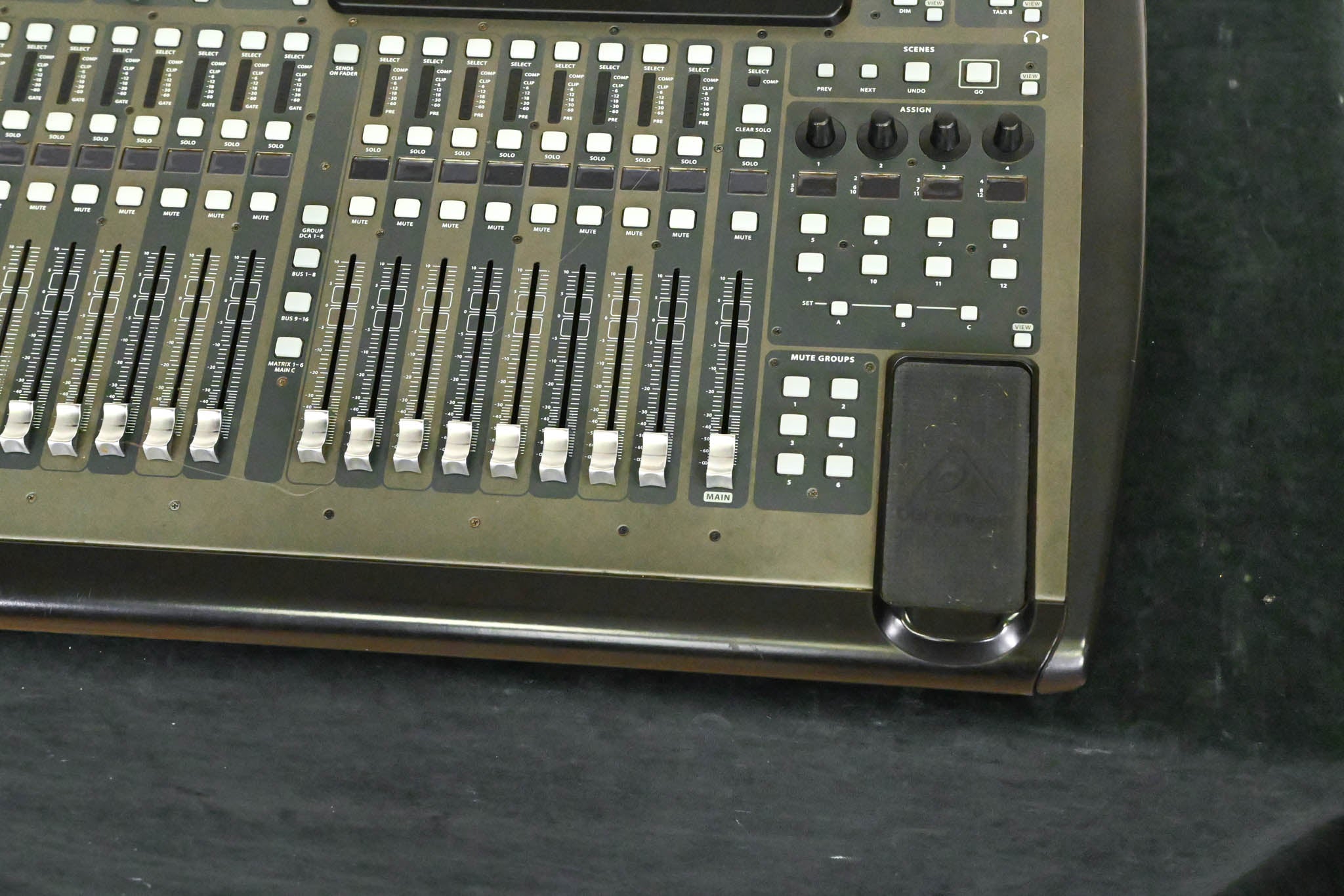 Behringer X32 40-Channel Digital Mixing Console