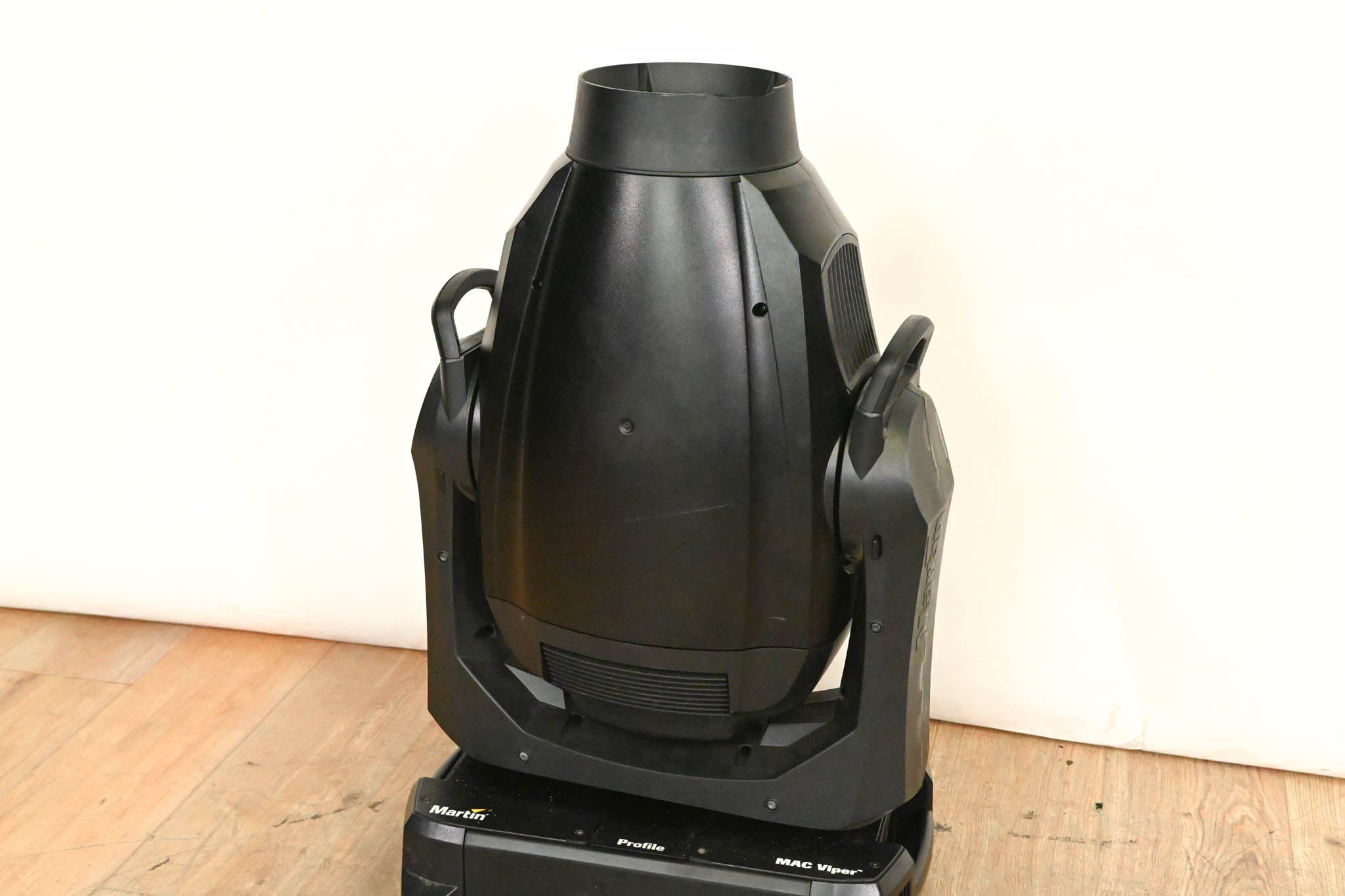 Martin MAC Viper Profile High Output Discharge-Based Moving Light