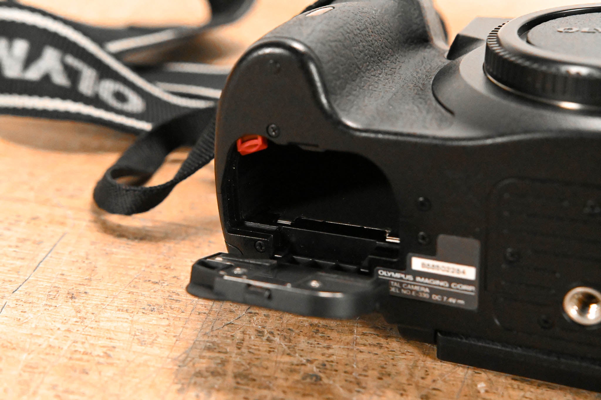 Olympus E-330 Digital SLR Camera