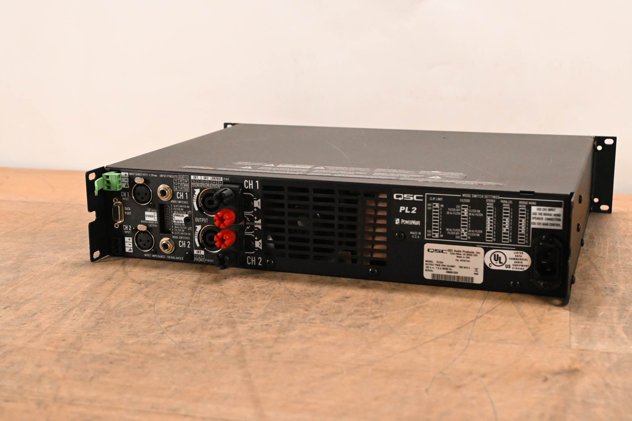 QSC PL224 PowerLight 2 Series 2-Channel Power Amplifier