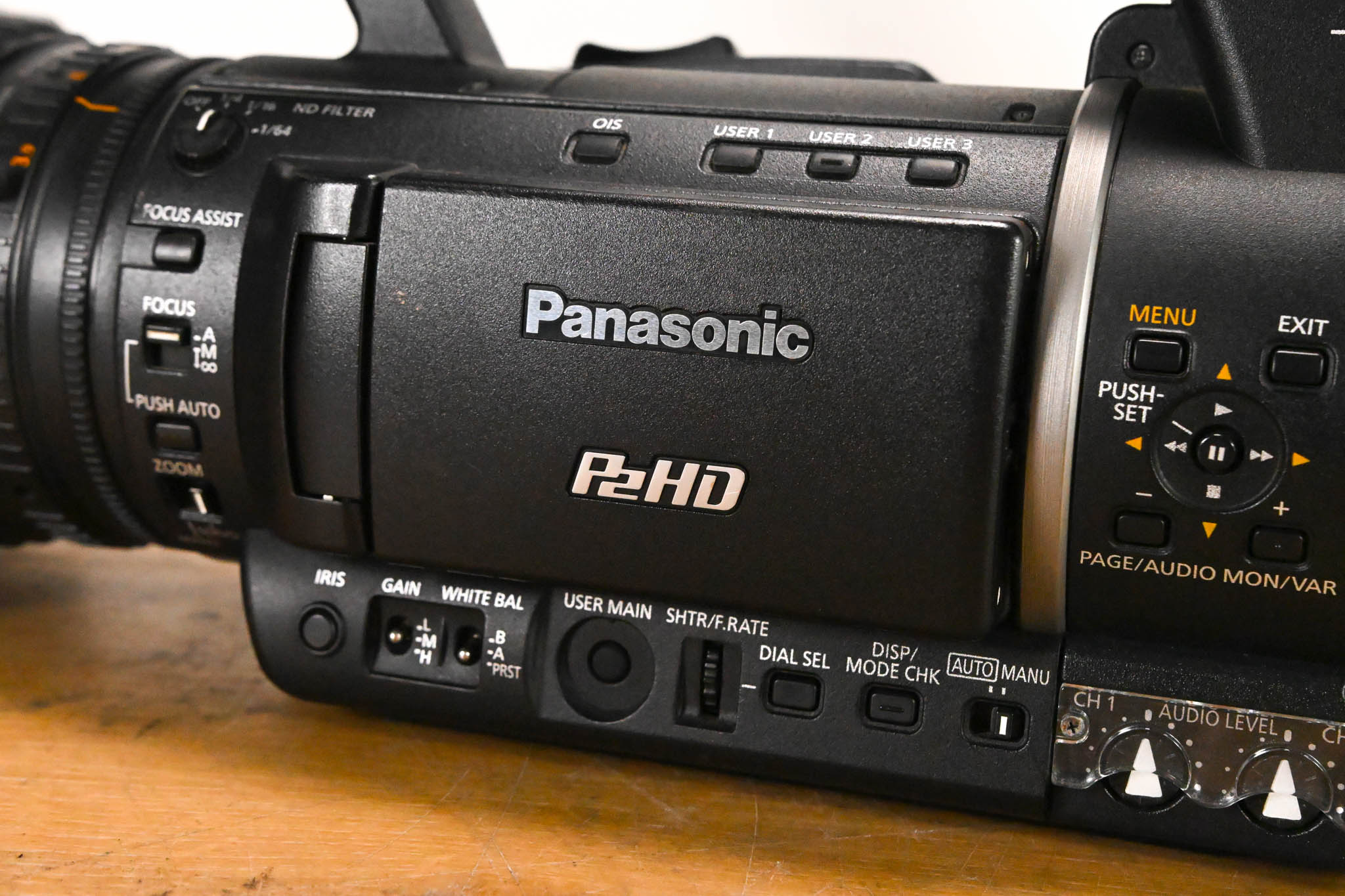 Panasonic AG-HPX255P P2 HD Handheld Camcorder