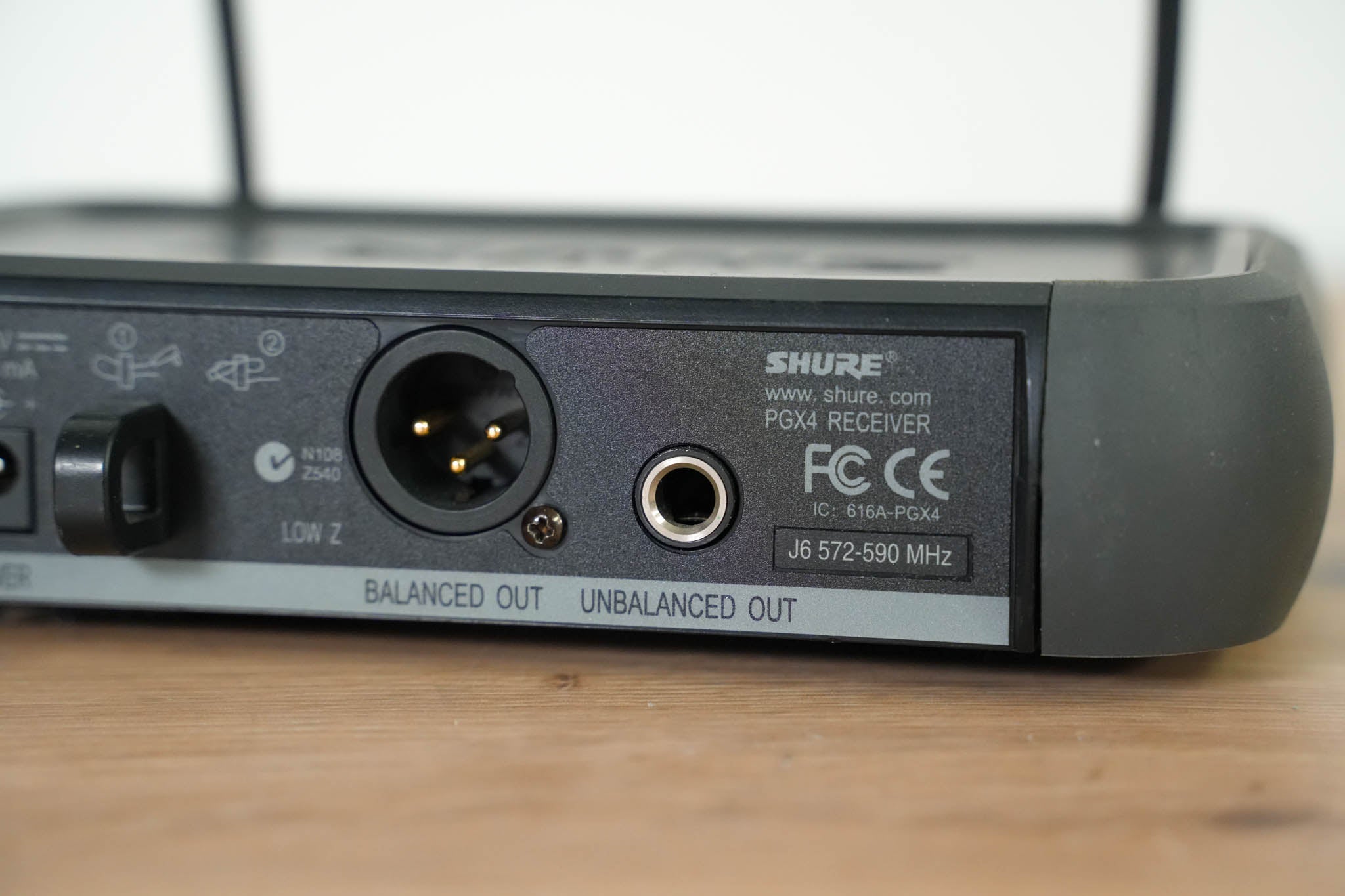 Shure PGX4 Wireless Receiver - J6 Band: 572-590 MHz (NO POWER SUPPLY)