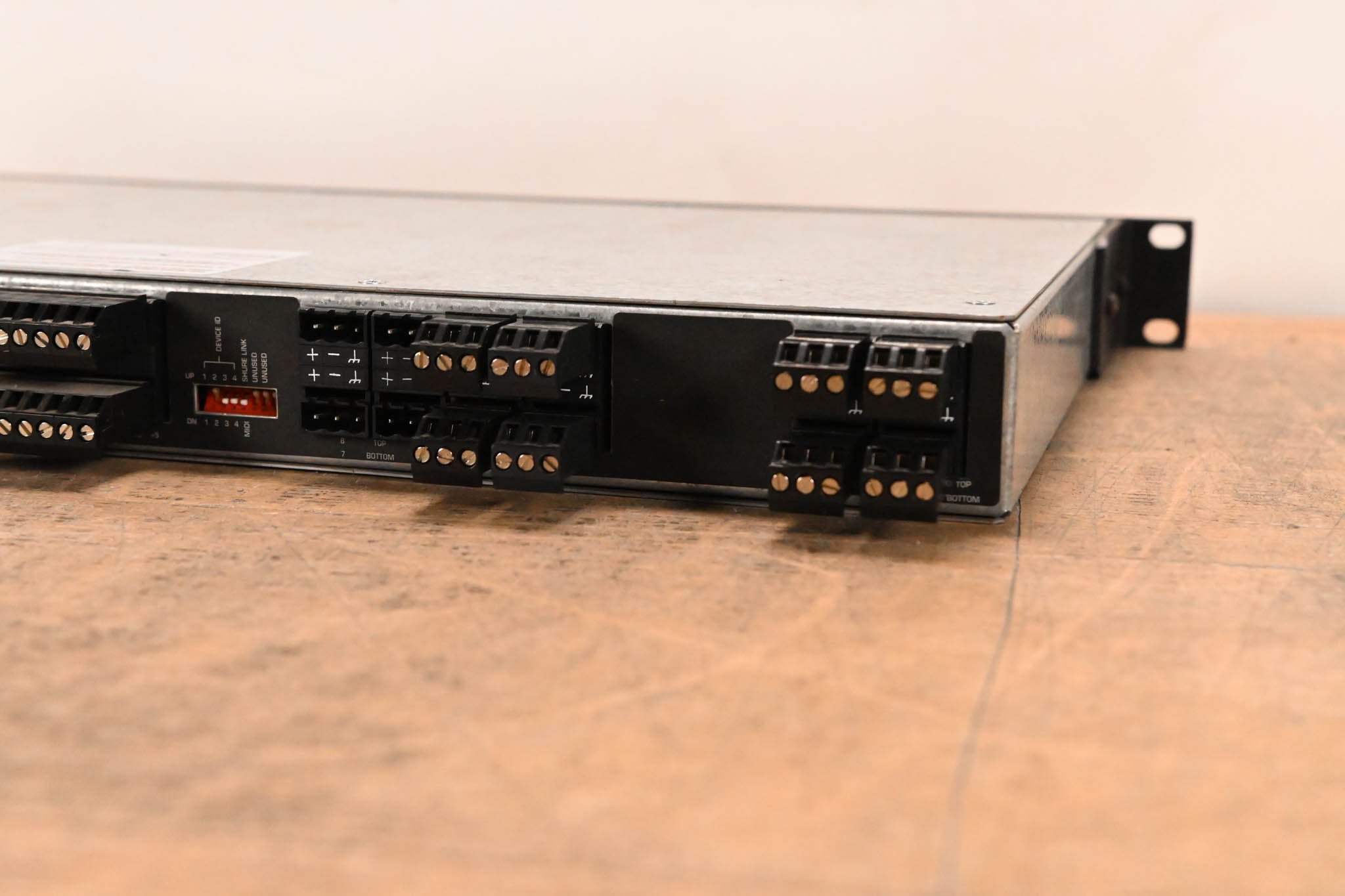 Shure P4800 4x8 Digital Signal Processor