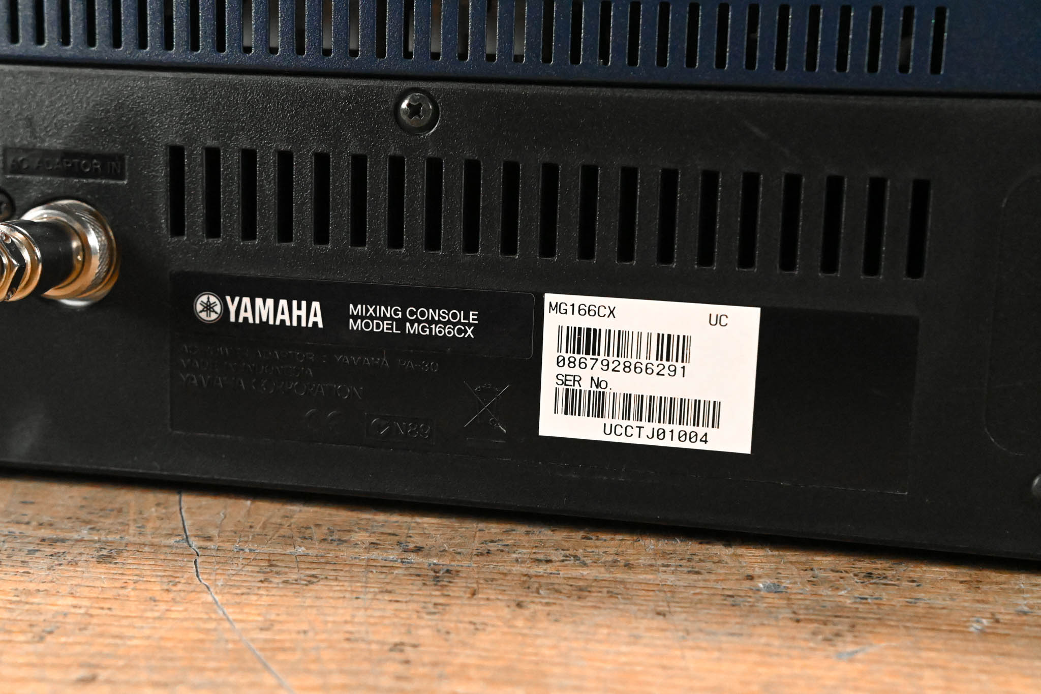 Yamaha MG166CX 16-Channel, 6-Bus Analog Mixer