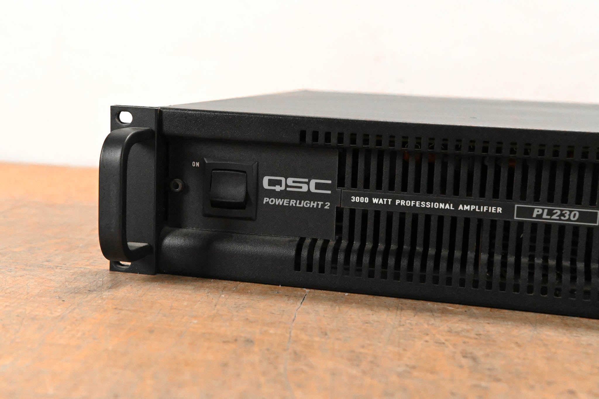 QSC PL230 PowerLight 2 Series 2-Channel 1500W Power Amplifier