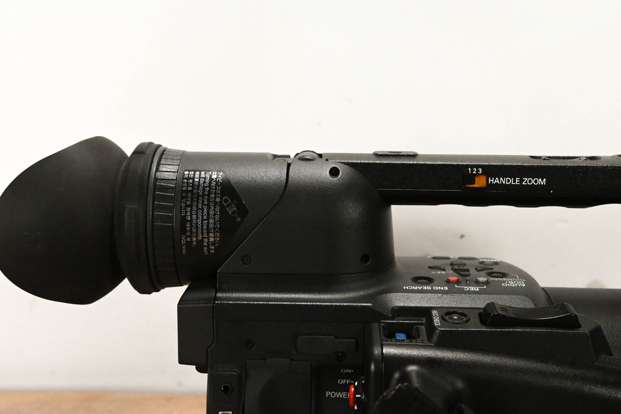 Panasonic AG-HVX200P 3-CCD P2/DVCPRO HD Format Camcorder