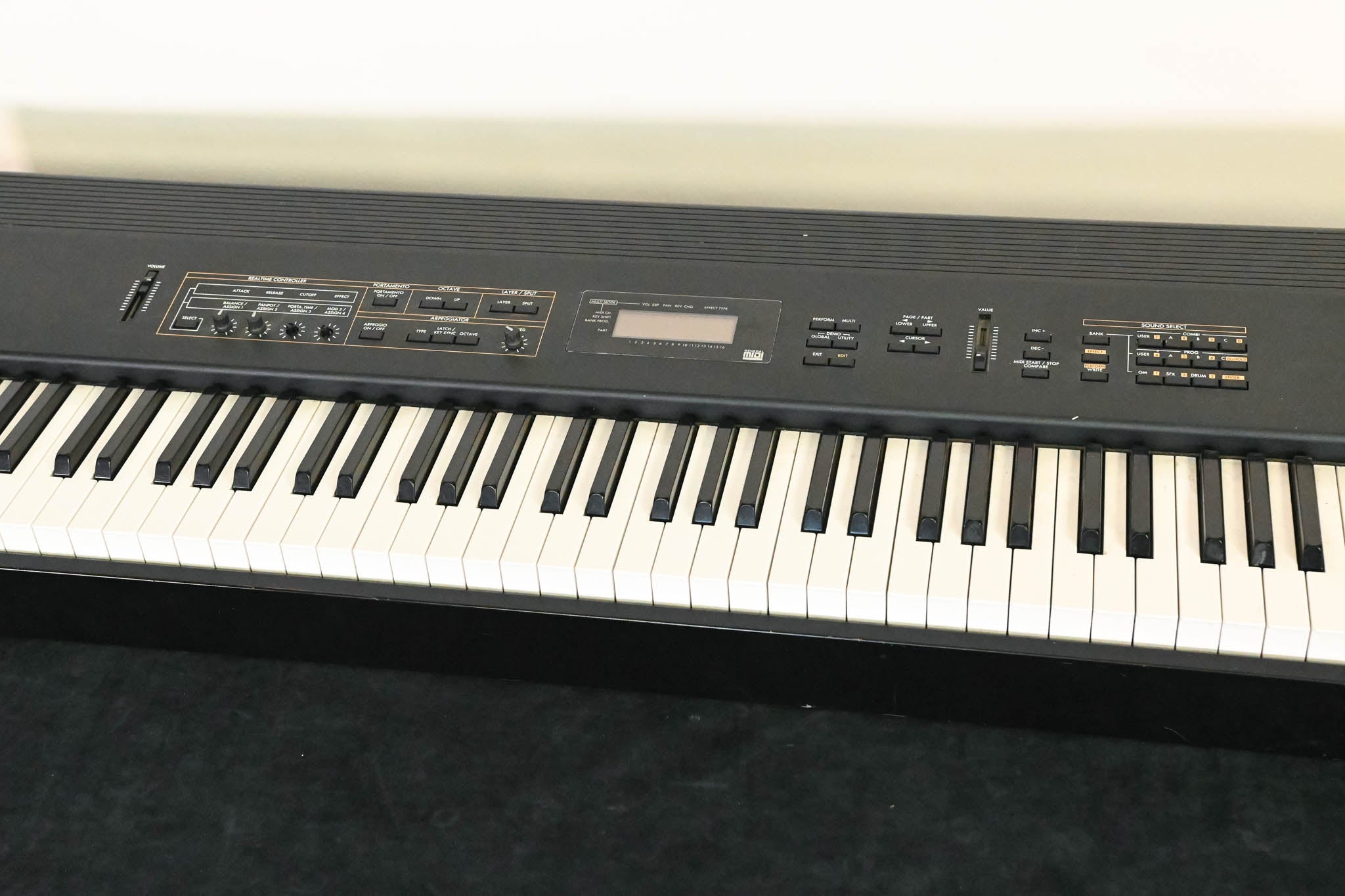 Korg N1 88-Note Weighted-Key Music Synthesizer (NO PSU)