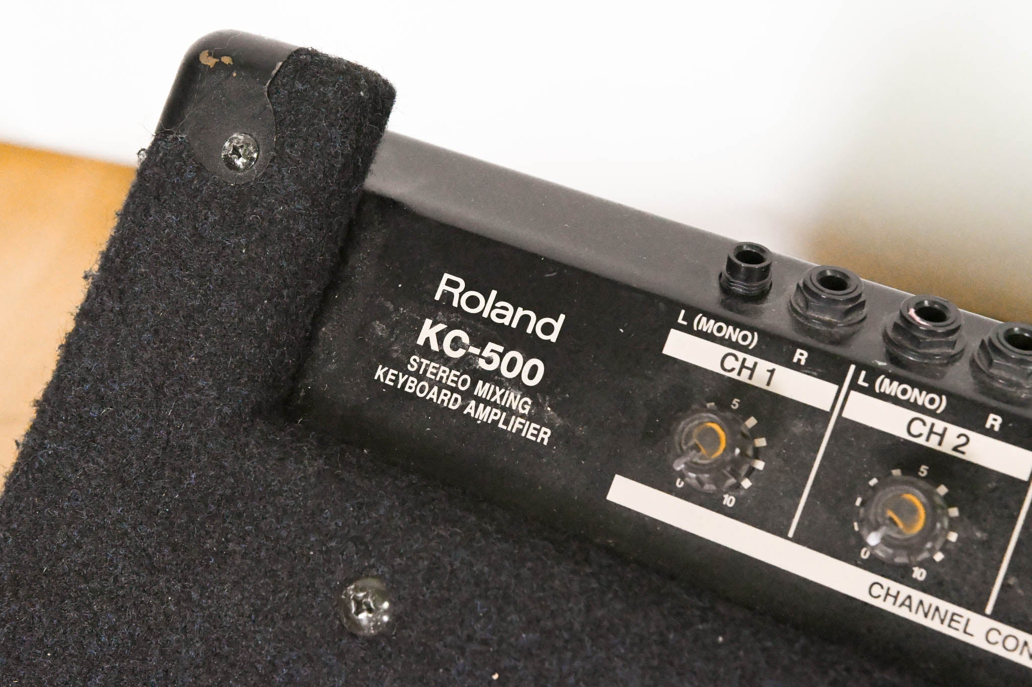Roland KC-500 4-Channel 150W 1x15" Keyboard Combo Amplifier