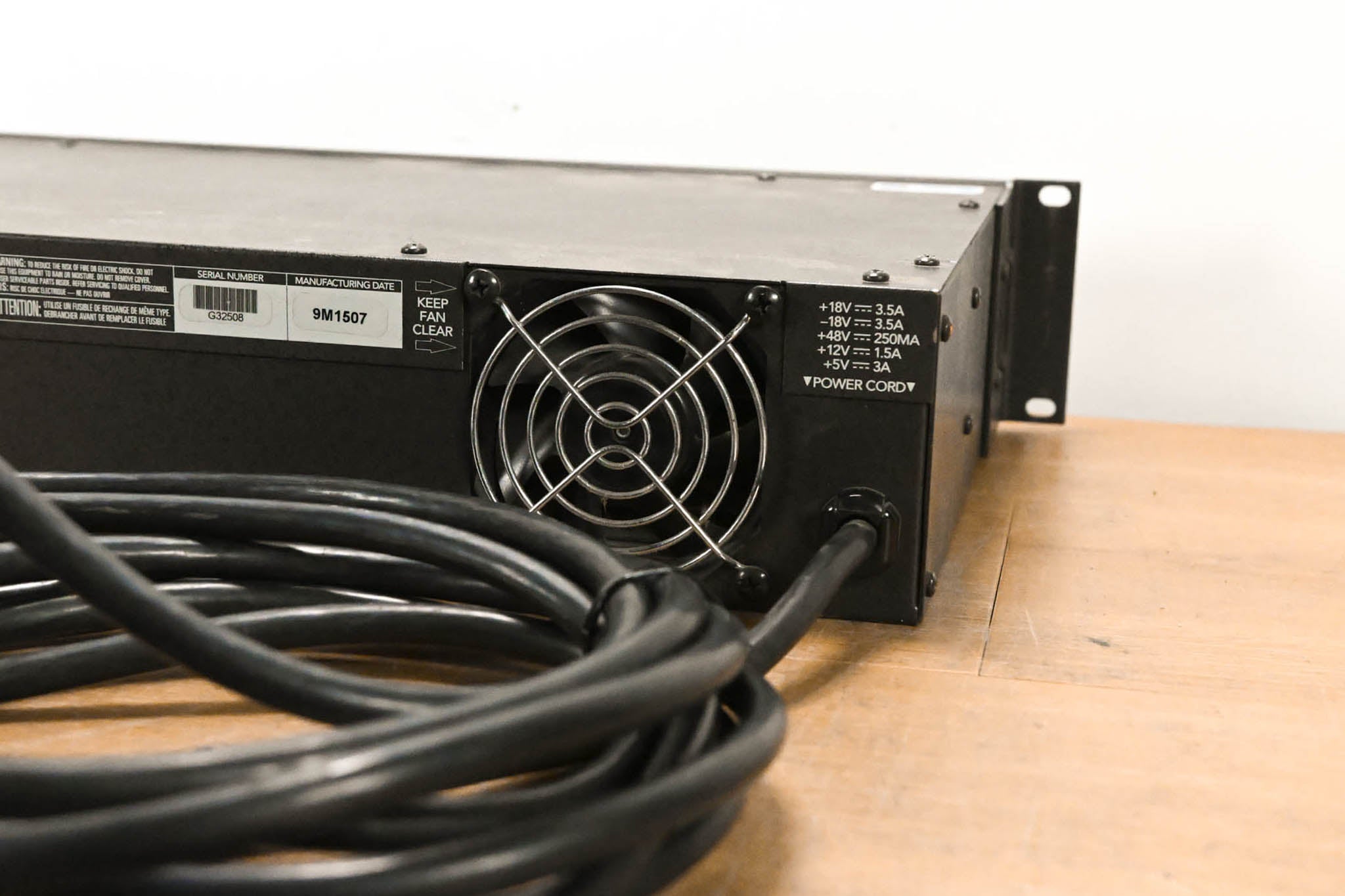 Mackie 220-Watt Power Supply For 8-Bus Mixers