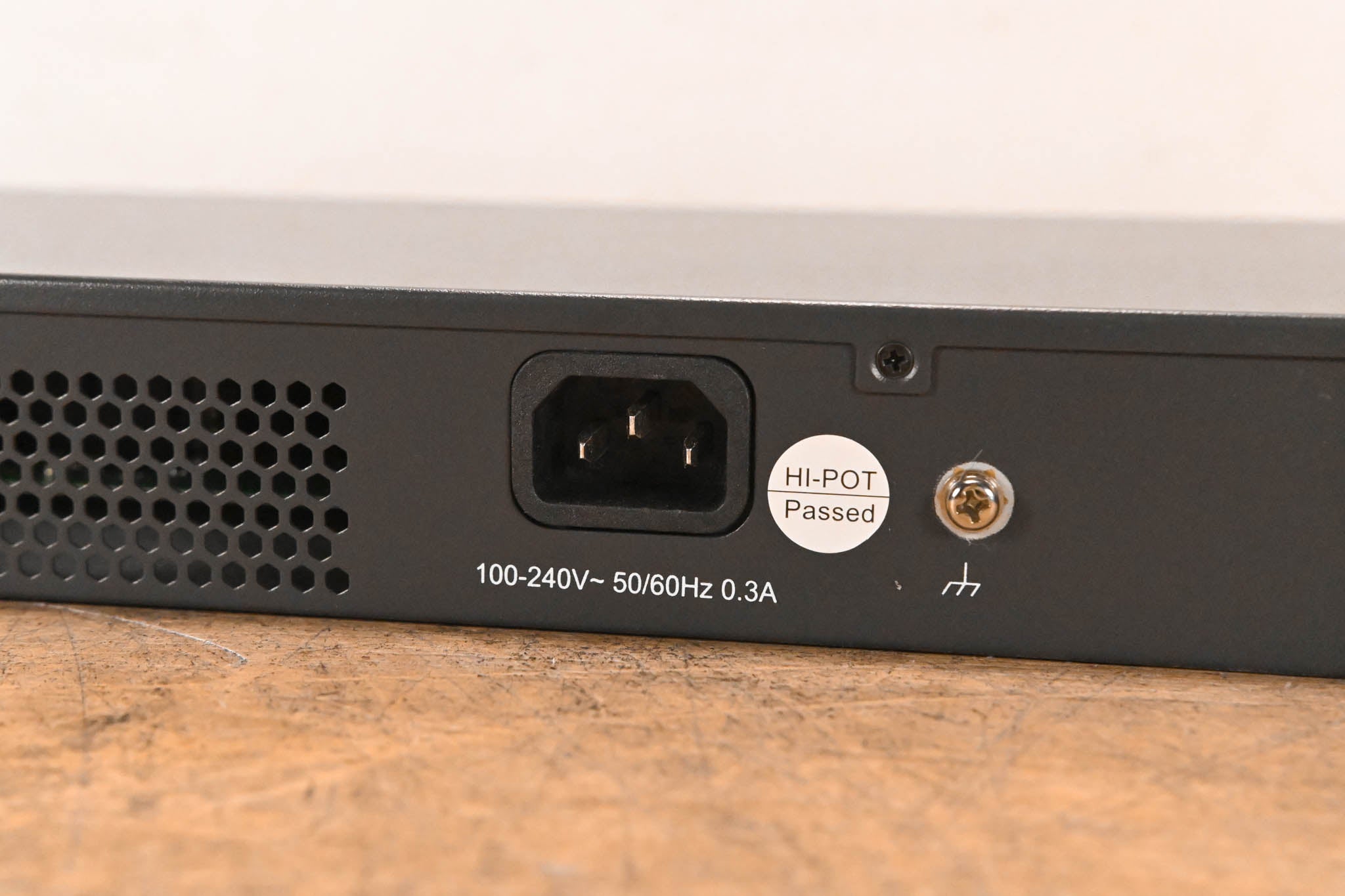 TP-Link TL-SG1016 16-Port Gigabit Switch