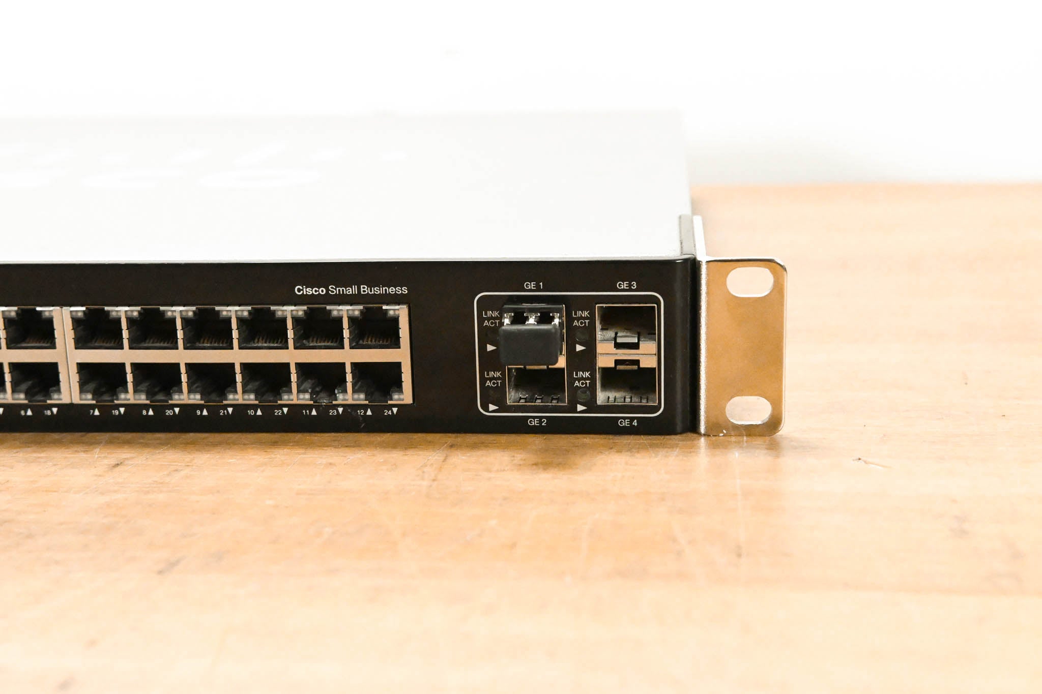 Cisco SGE2000P 24-Port Gigabit Ethernet Switch with PoE