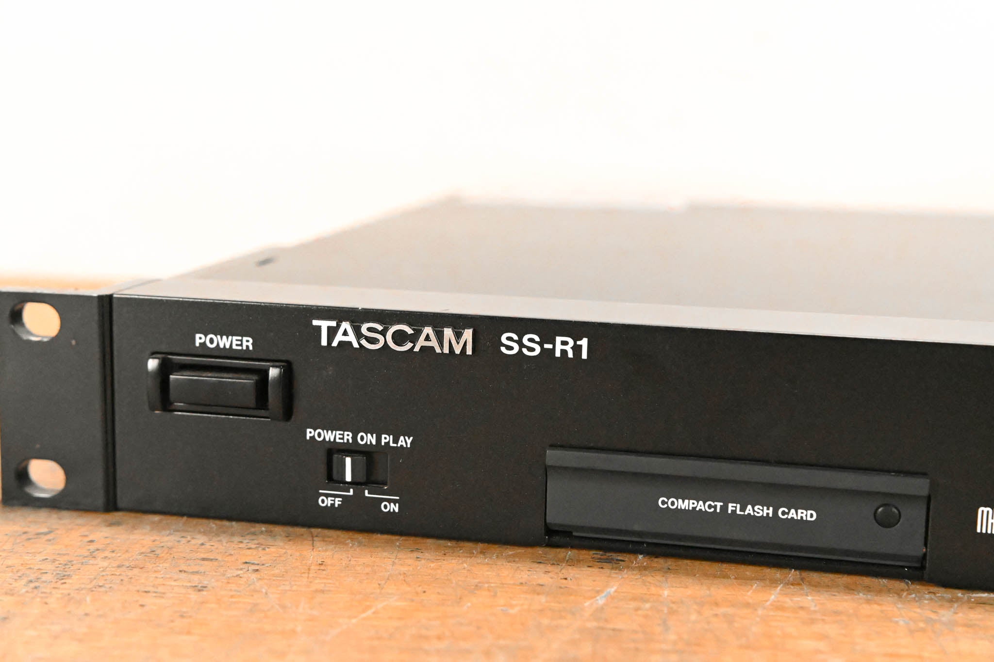 TASCAM SS-R1 Rack-Mountable Compact Solid State Recorder