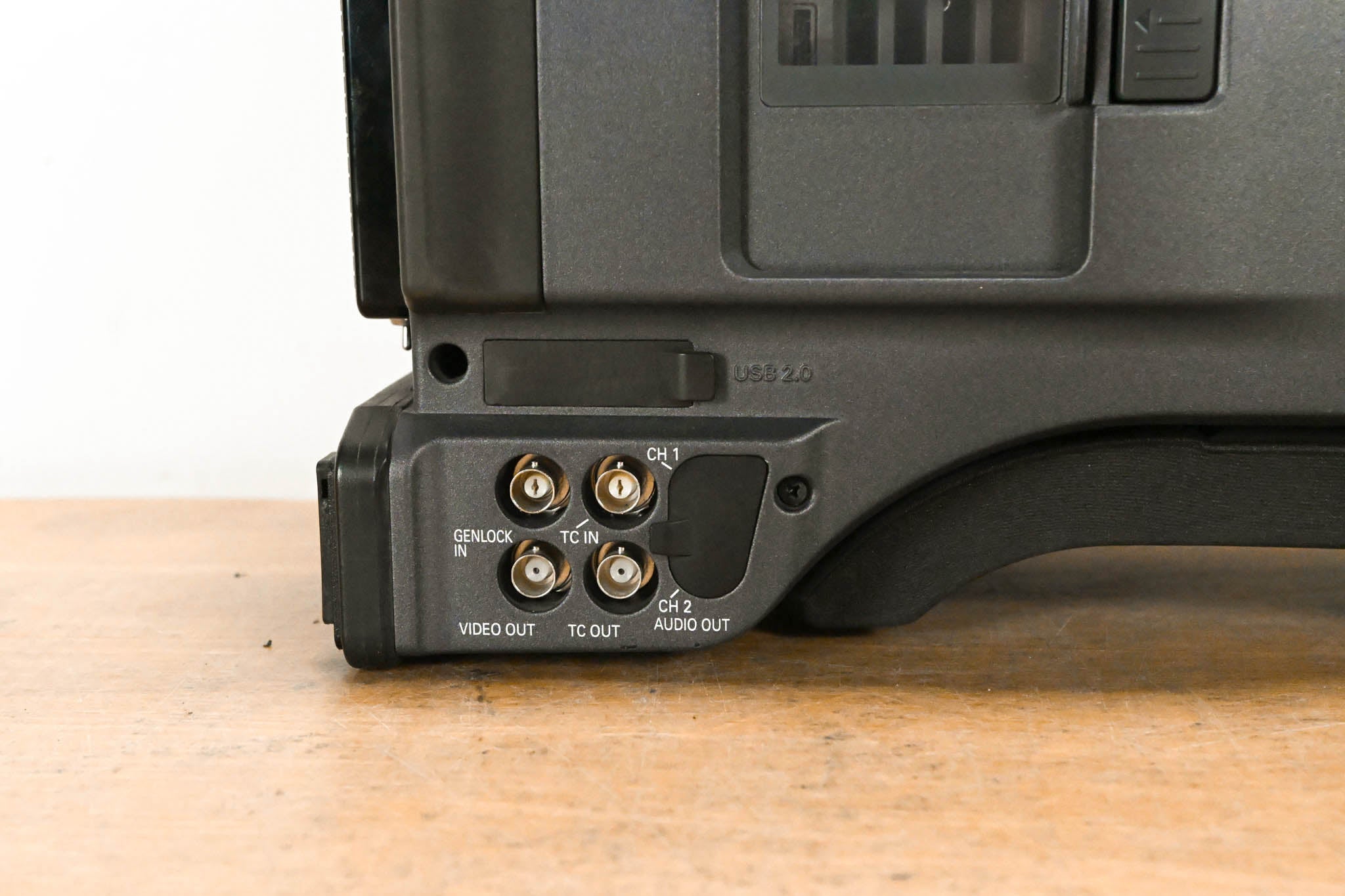 Panasonic AG-HPX500P 2/3" Shoulder-Mounted P2HD Camcorder