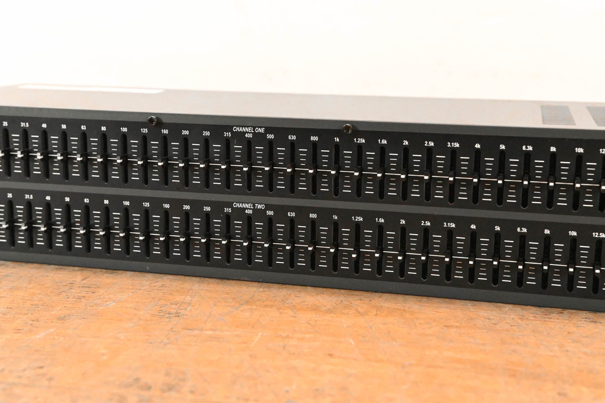 dbx 231 Dual-Channel 31-Band Graphic Equalizer