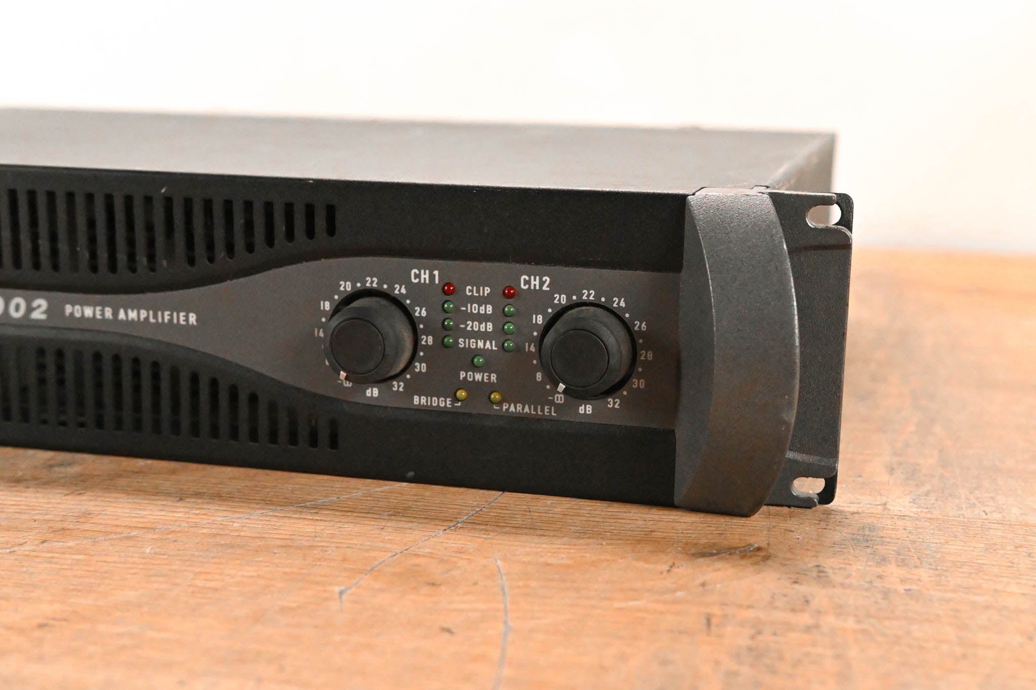 QSC PLX3002 2-Channel Power Amplifier