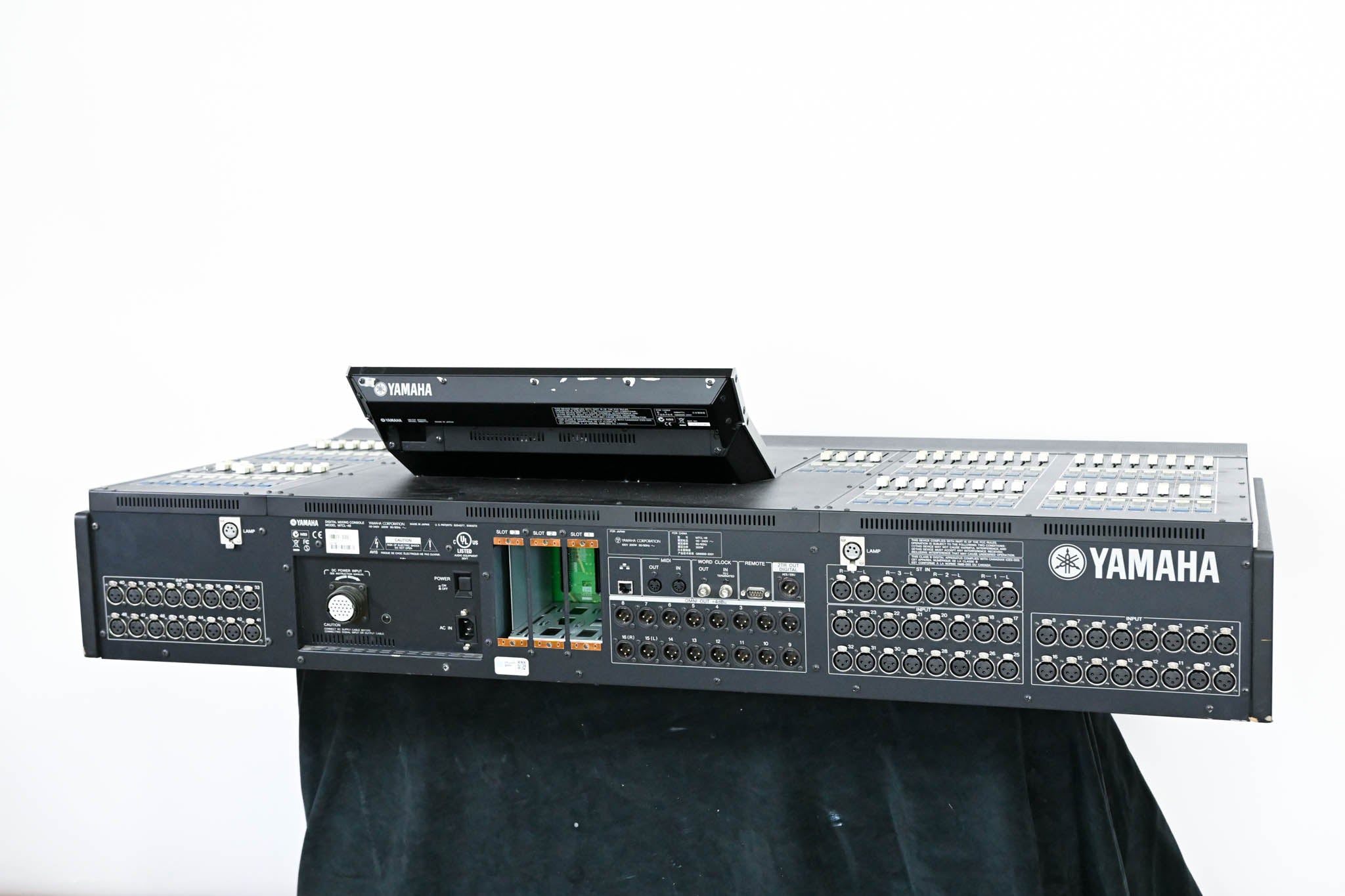 Yamaha M7CL-48 48-Channel Digital Audio Mixing Console