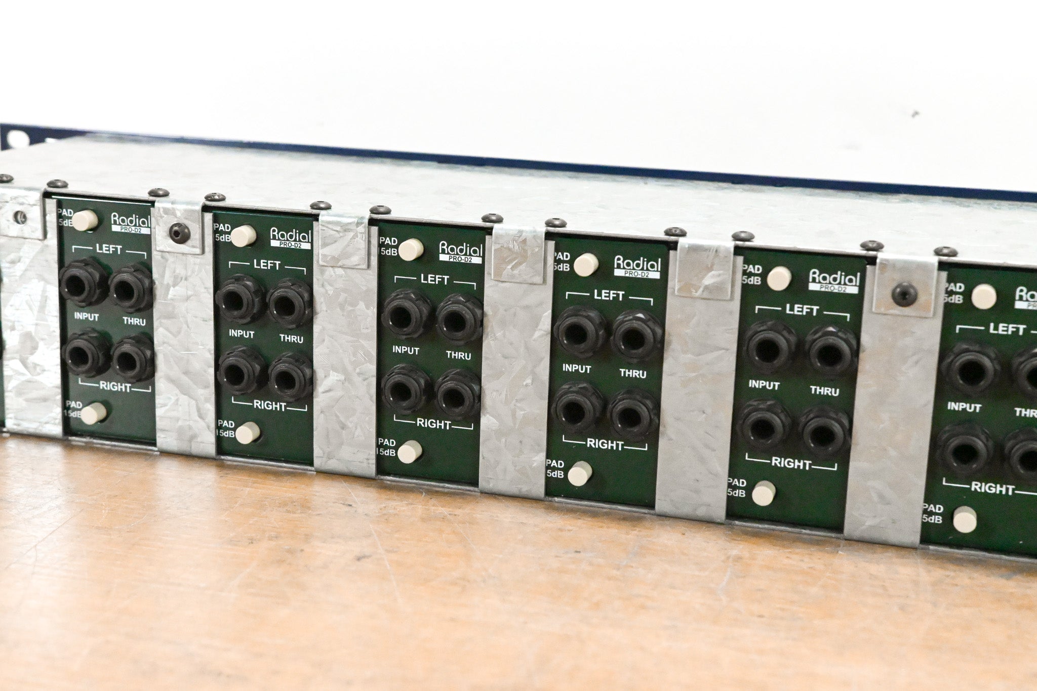 Radial Engineering J-Rak 8 8-Space Rack Adaptor with 8 Radial ProD2s