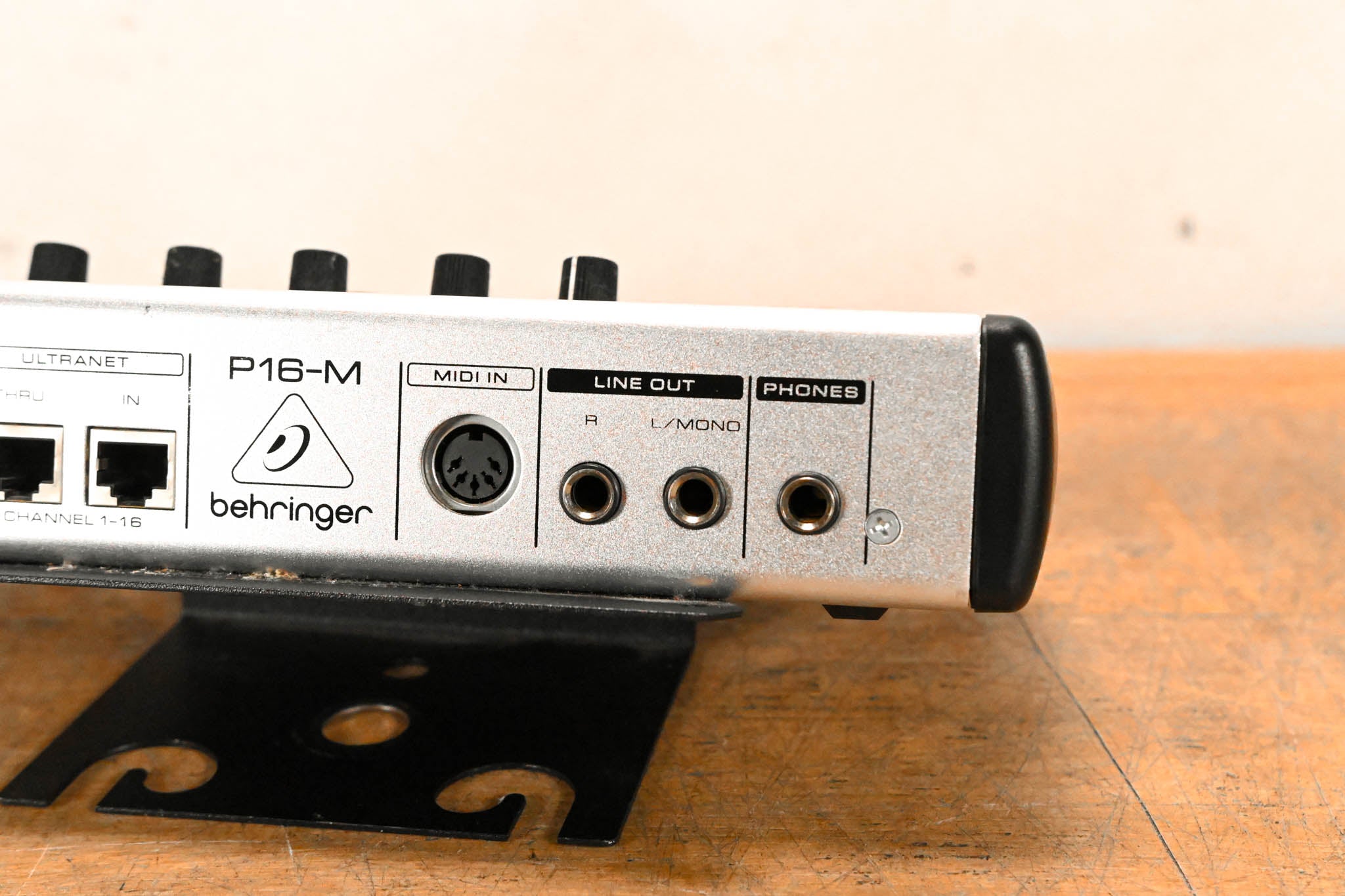 Behringer Powerplay P16-M 16-Channel Digital Personal Mixer