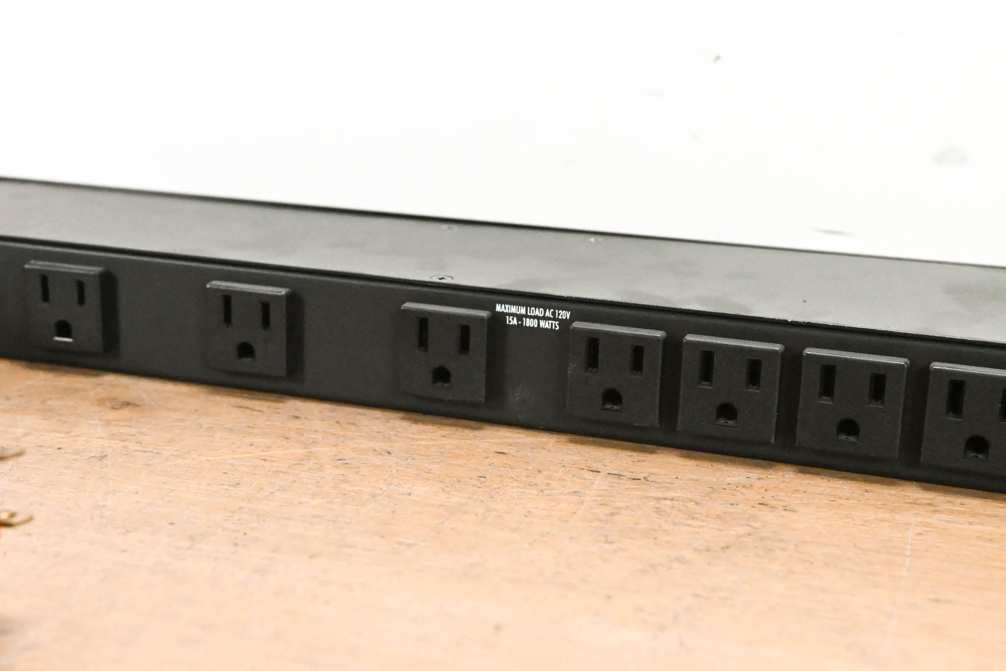 Furman M-8x2 8-Outlet Power Conditioner
