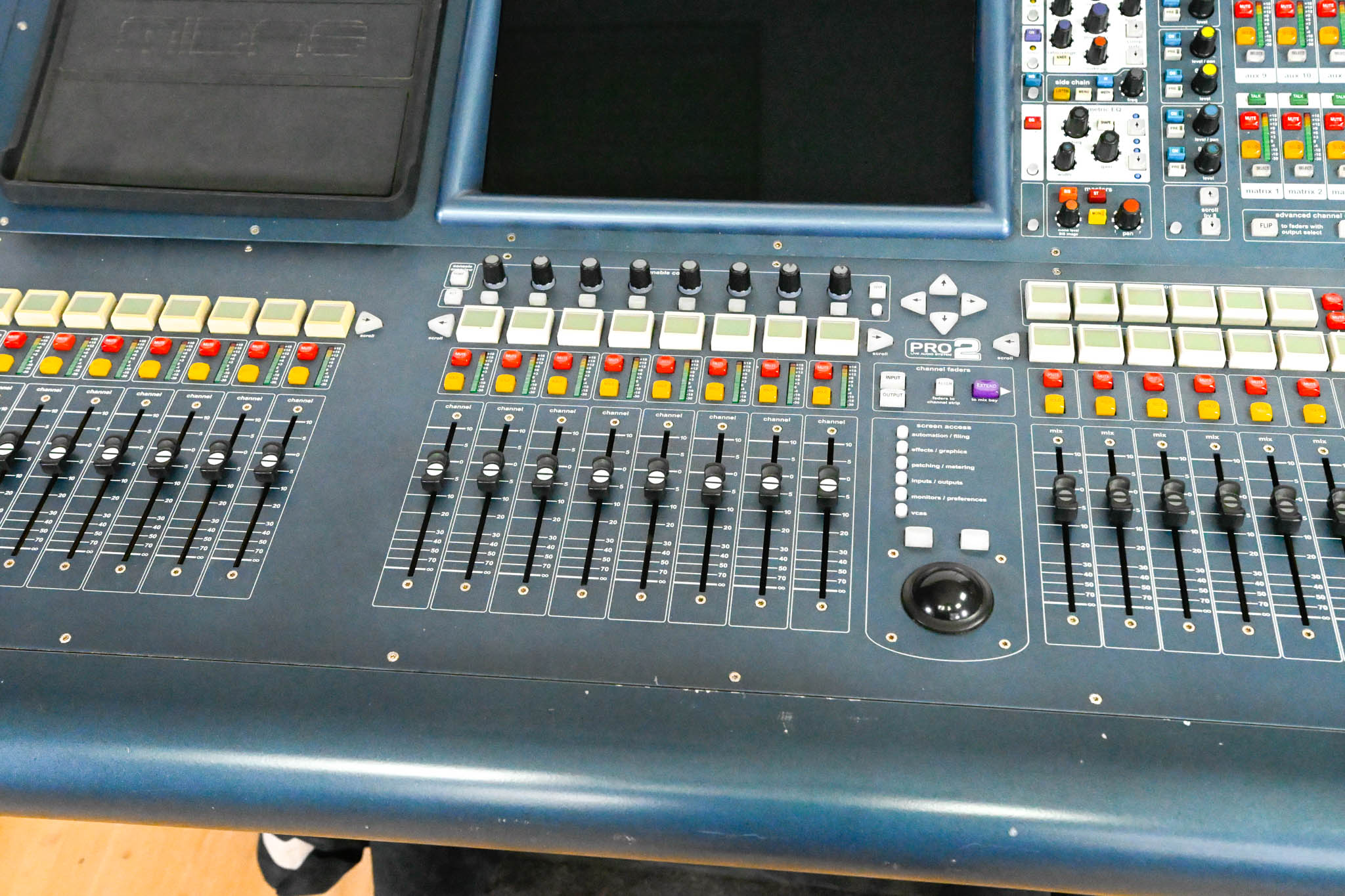 Midas PRO2 Live Digital Audio Mixing Console with Flight Case