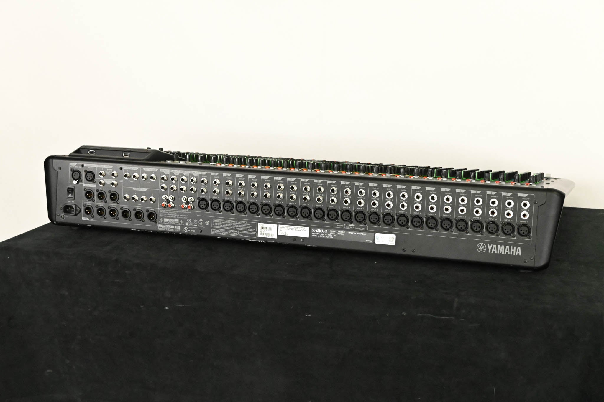 Yamaha MGP32X 32-Channel Mixer with USB and Effects