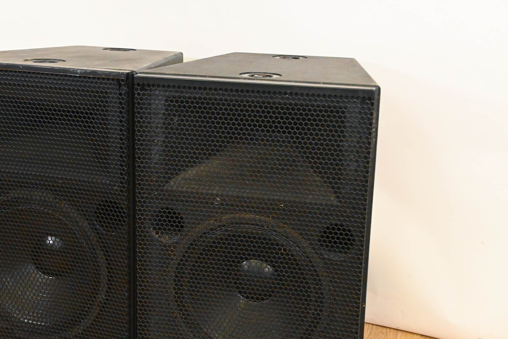 Meyer Sound CQ-2 Narrow Coverage Main Loudspeaker (PAIR)