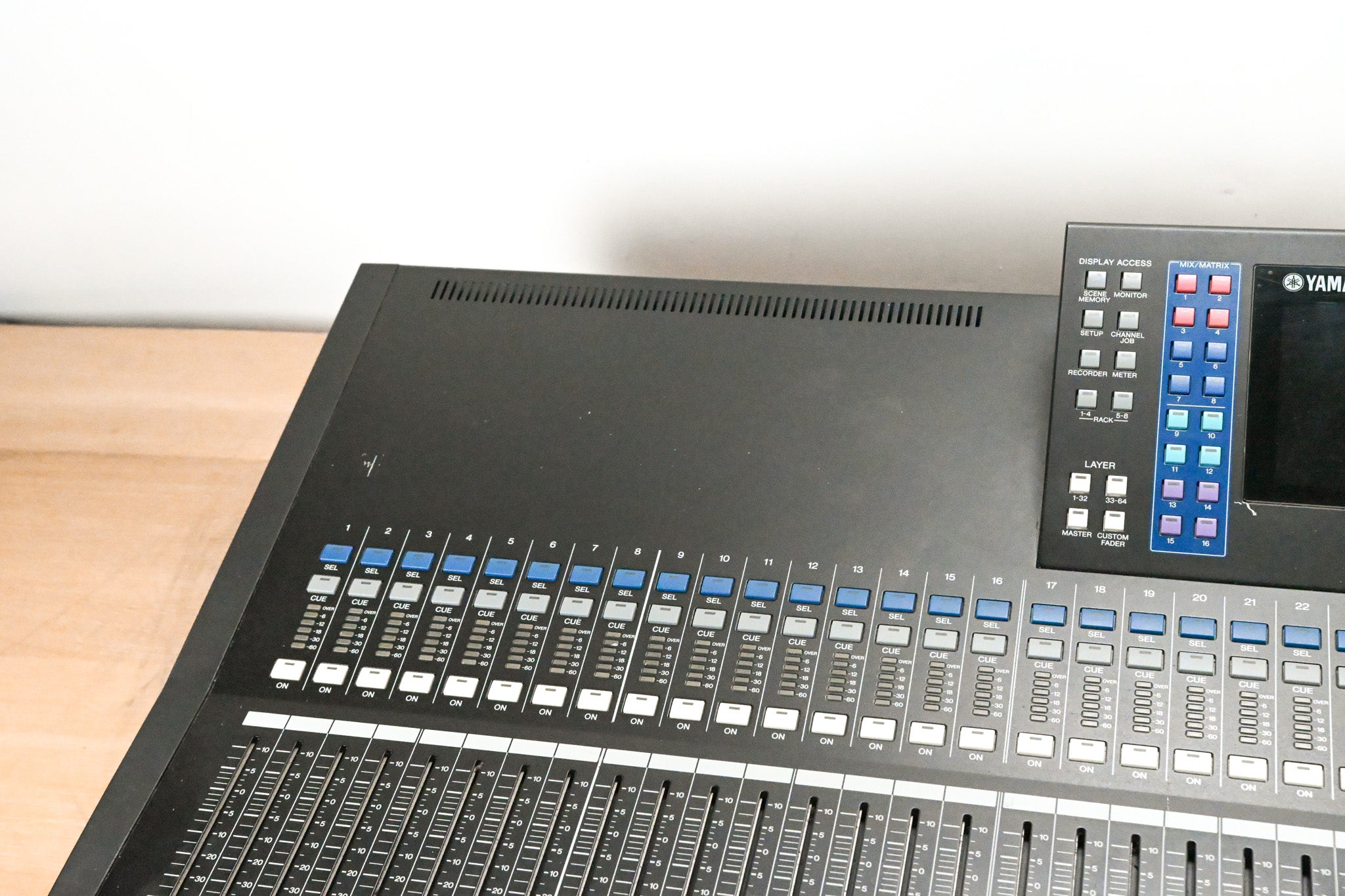 Yamaha LS9-32 32-Input Digital Mixing Console