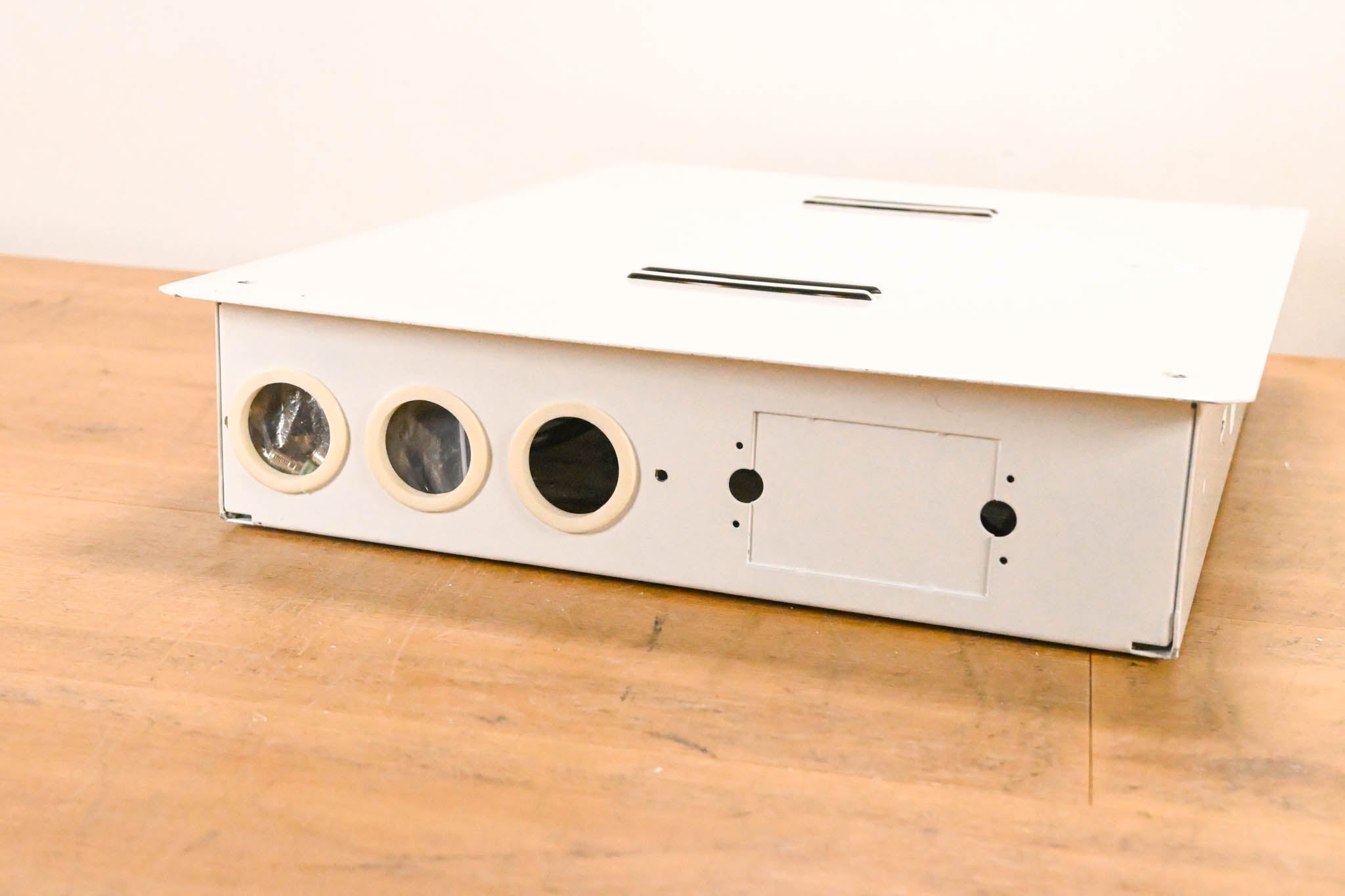 Channel Vision DP-3/12-II Amplified RF Coax Distribution Panel