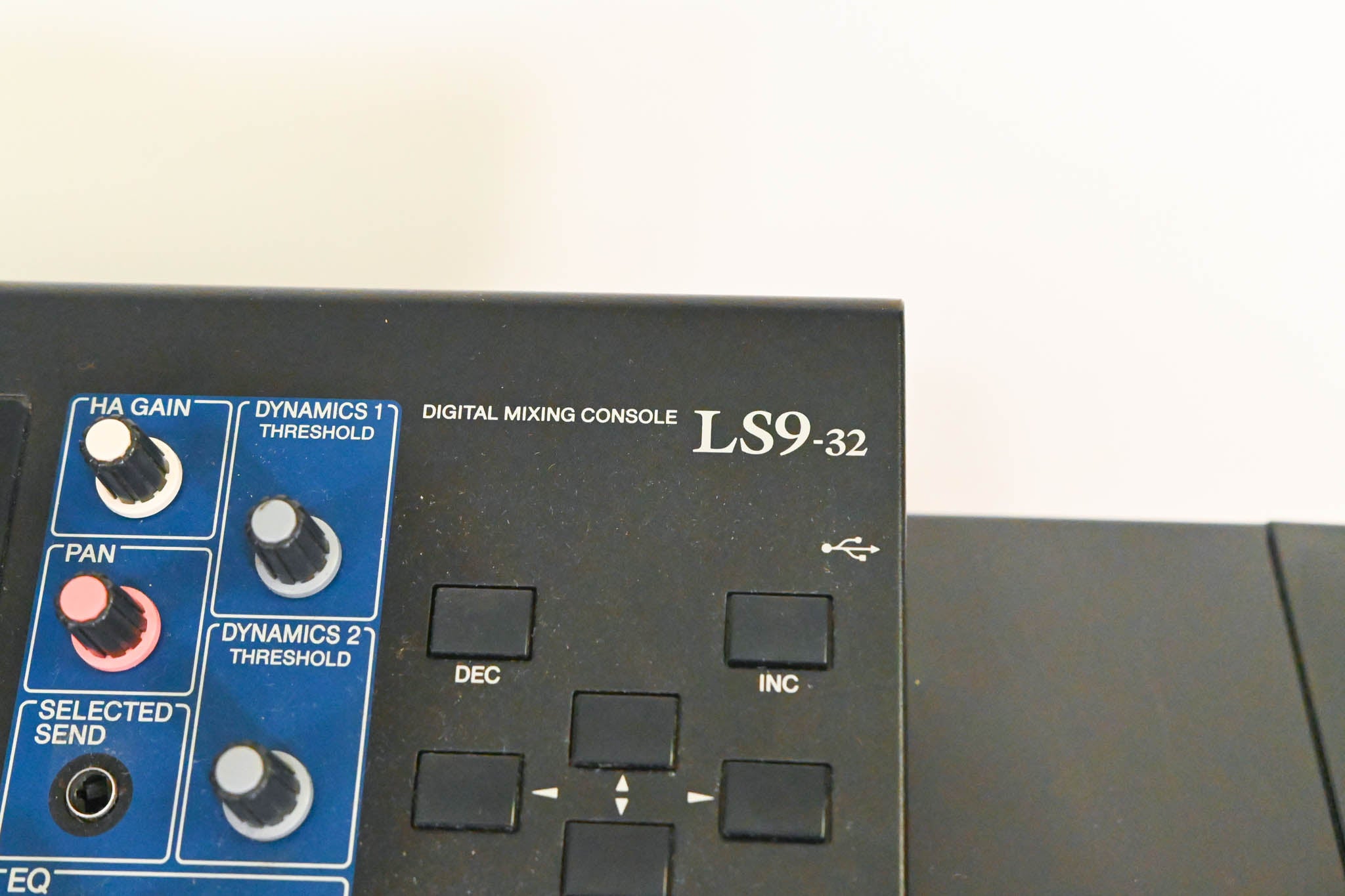 Yamaha LS9-32 32-Input Digital Mixing Console