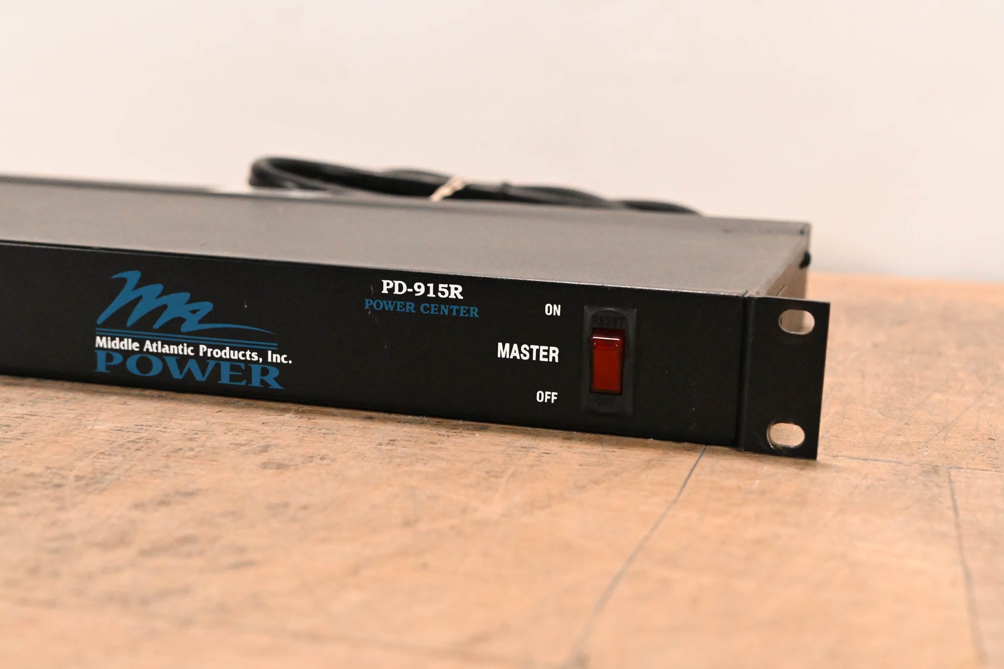 Middle Atlantic PD-915R 9-Outlet Rackmount Power Distribution Unit