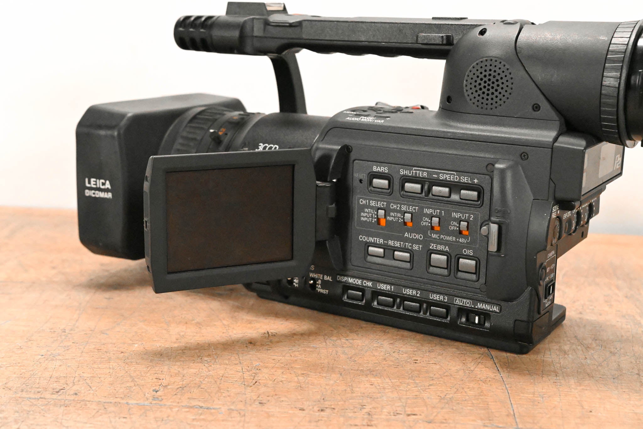 Panasonic AG-HVX200 3-CCD P2/DVCPRO HD Camcorder CG01SAY