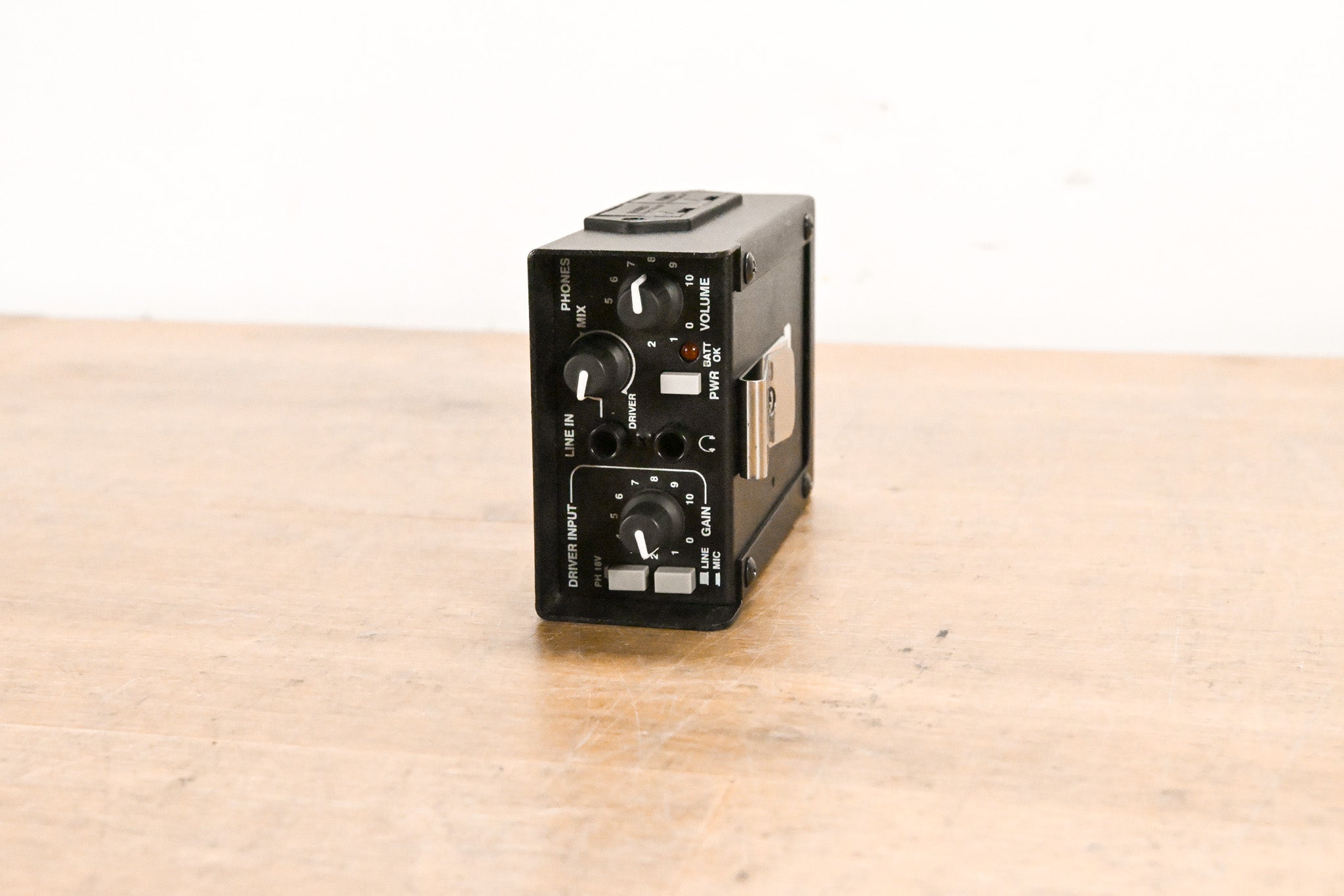Whirlwind MD-1 Portable Mic Preamp / Line Driver & Headphone Monitor