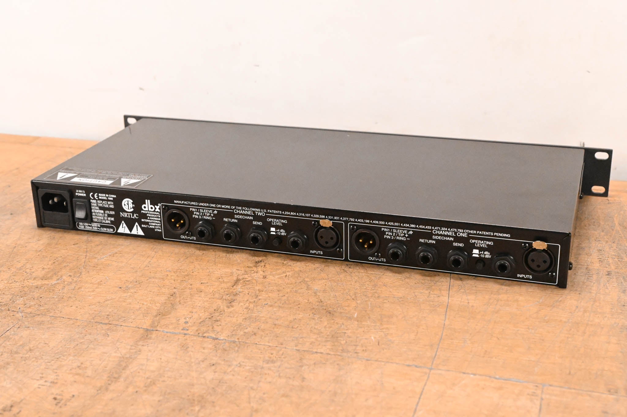 dbx 1066 2-Channel Compressor/Limiter/Gate