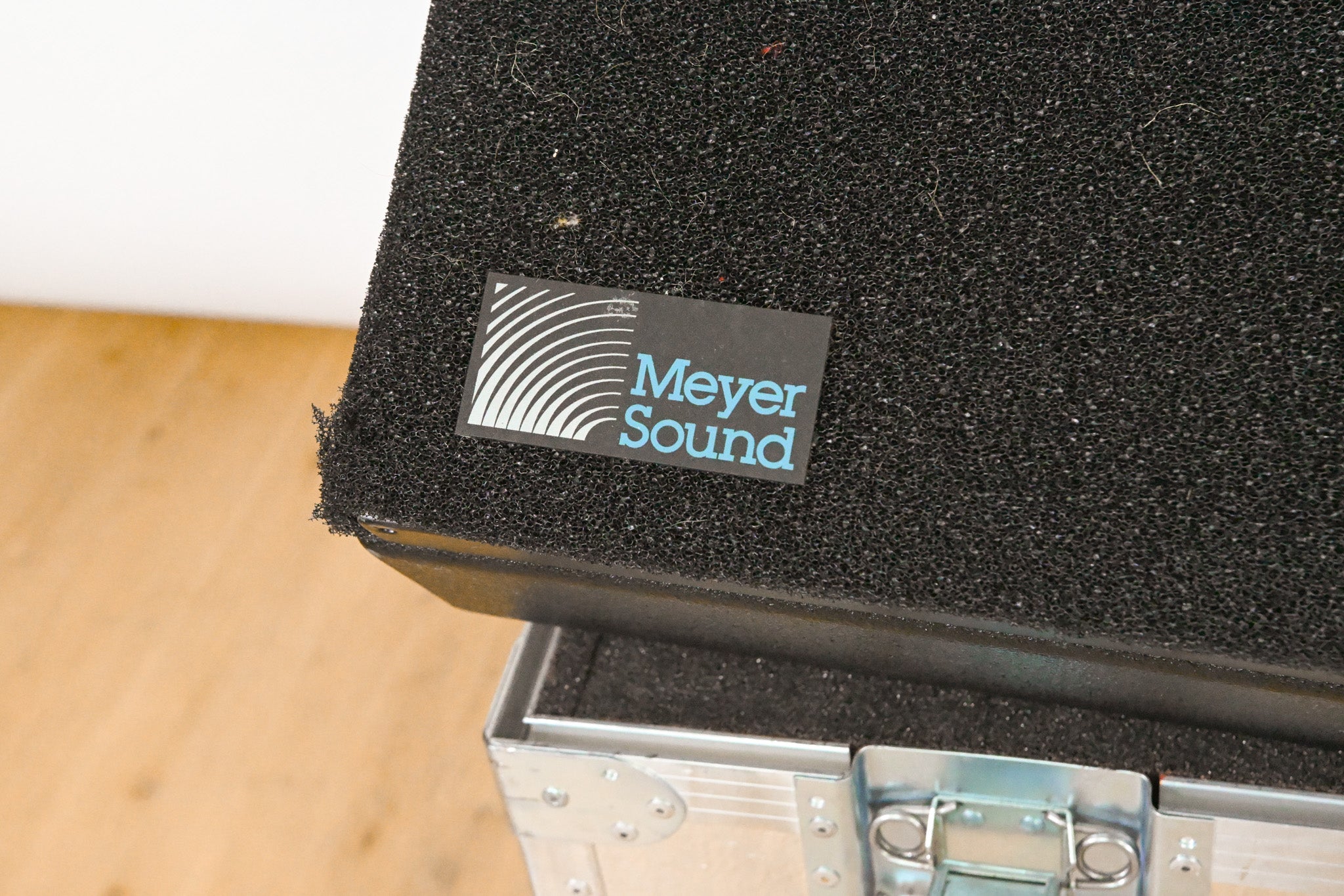 Meyer Sound UM-1P 12" Powered Stage Monitor Speaker (PAIR) w/ Road Case