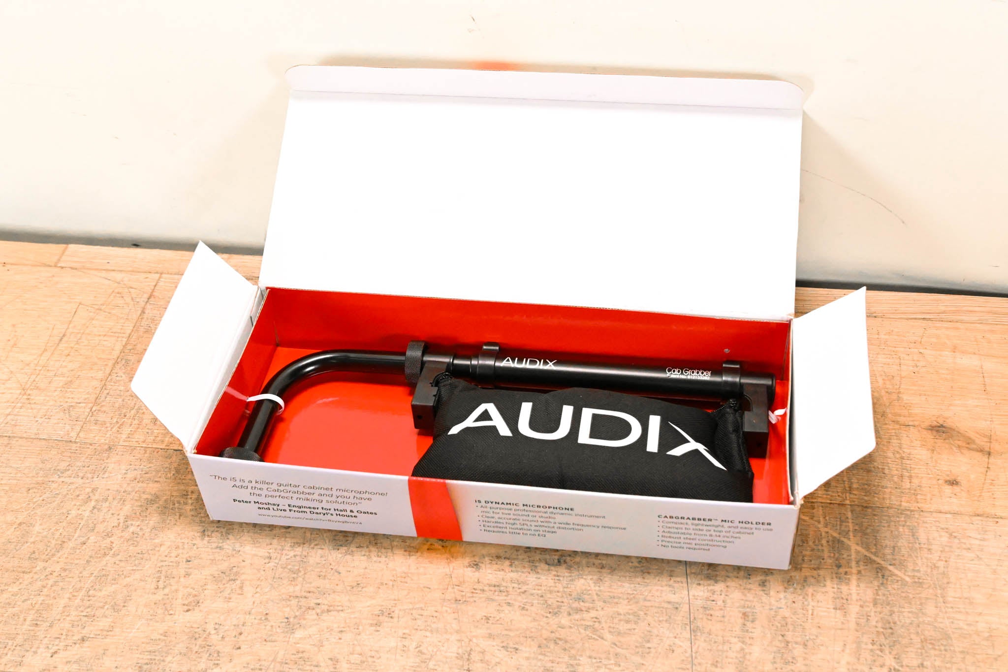 Audix i5 Cardioid Dynamic Instrument Microphone w/ CabGrabber Mic Clamp