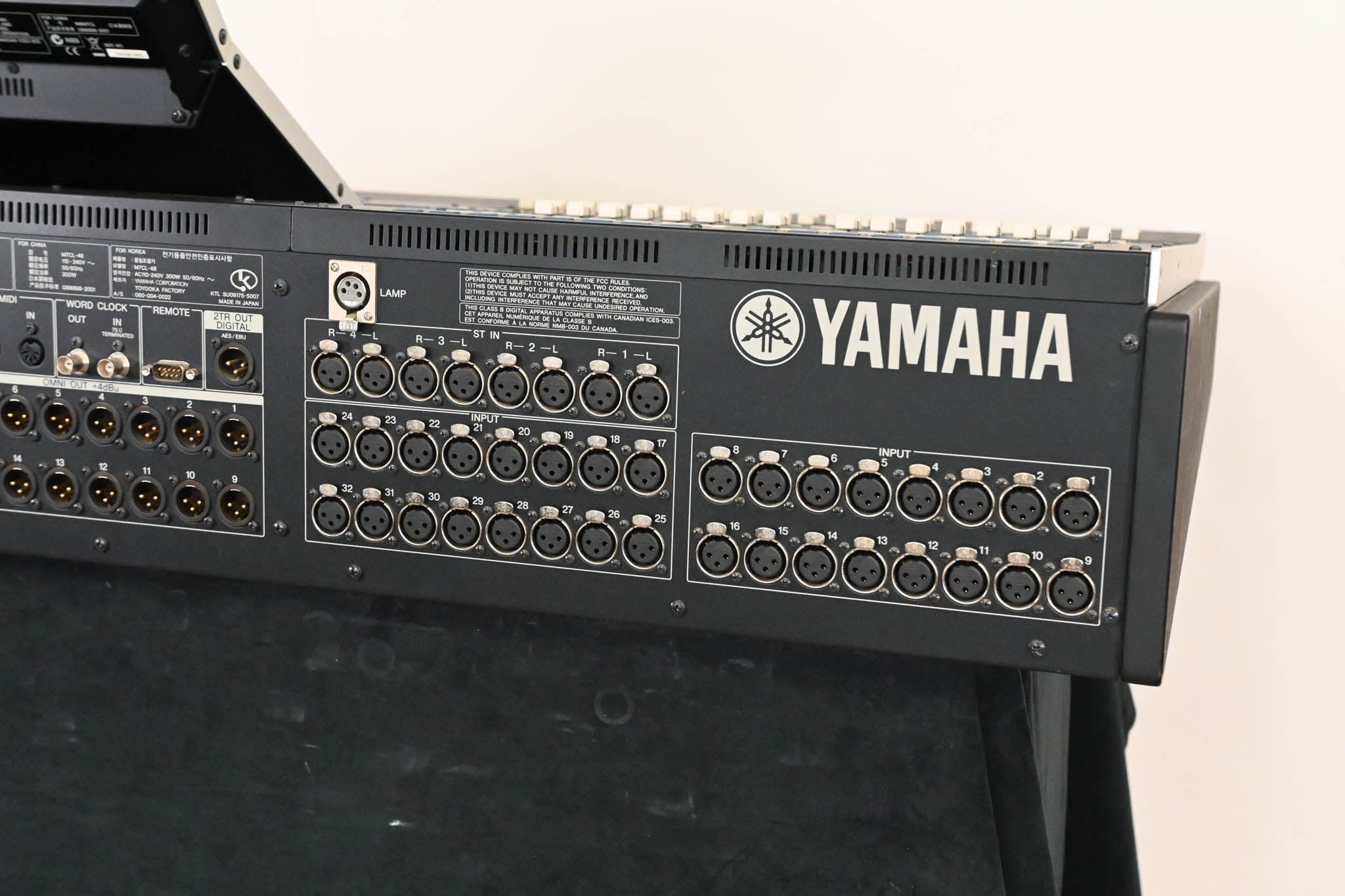 Yamaha M7CL-48 48-Channel Digital Audio Mixing Console