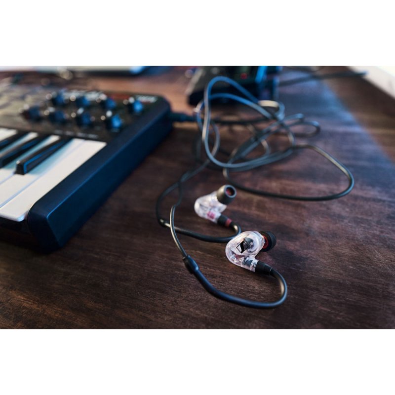 Dynamic In-Ear Monitor Clear