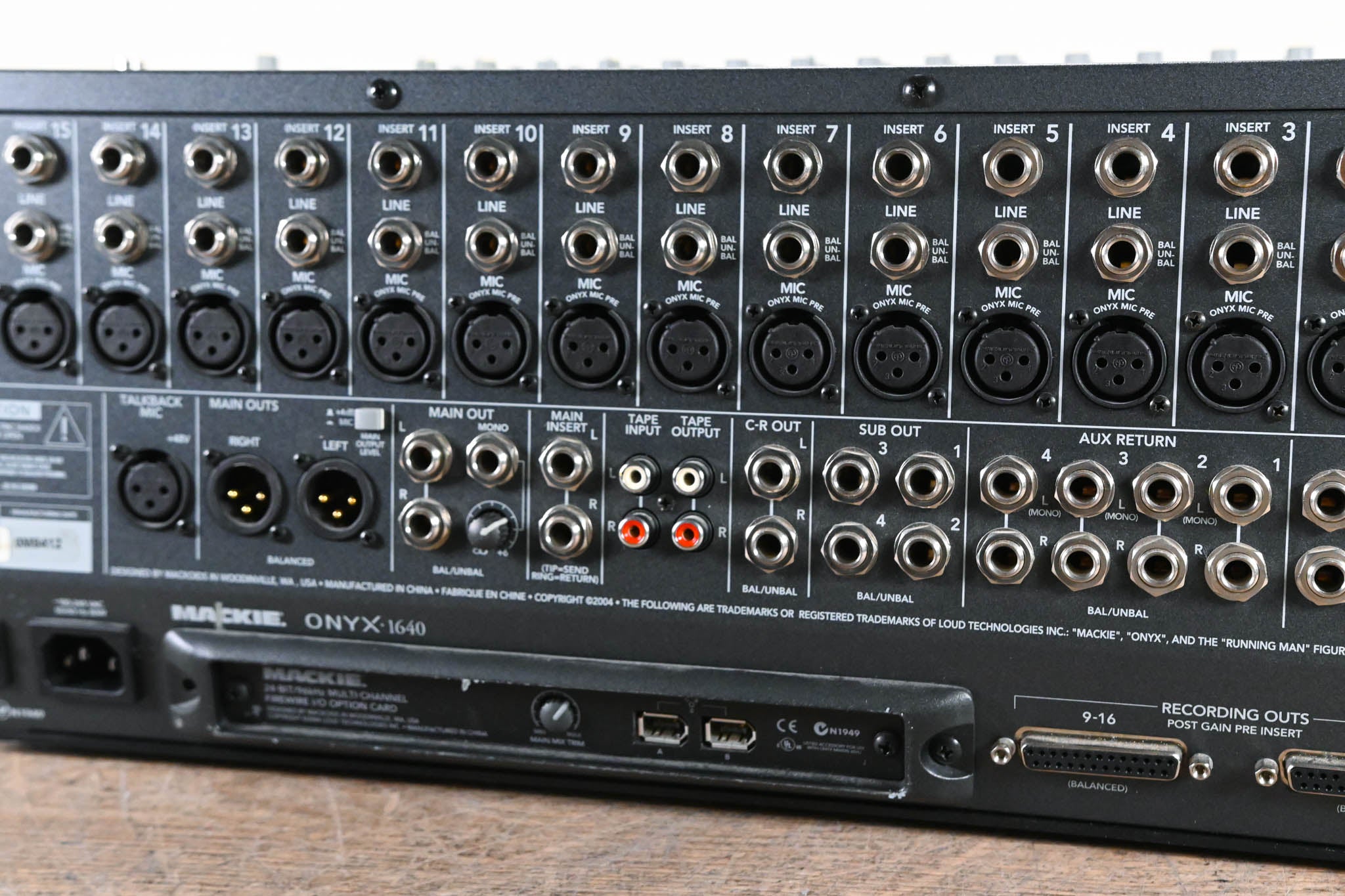 Mackie Onyx 1640 16-Channel 4-Bus Analog Mixer