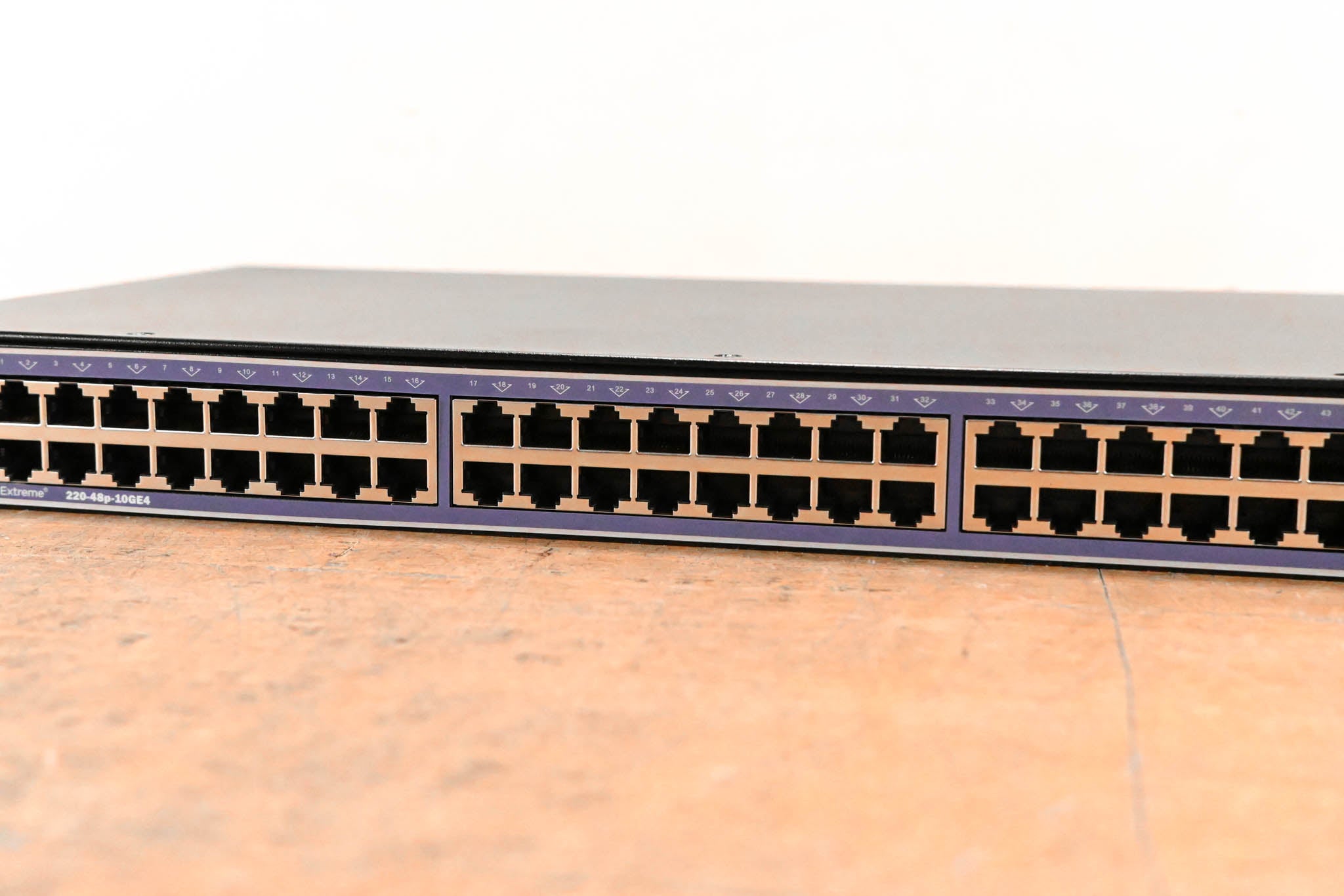 Extreme Networks 220-48P-10GE4 ExtremeSwitching 220 48-Port Switch
