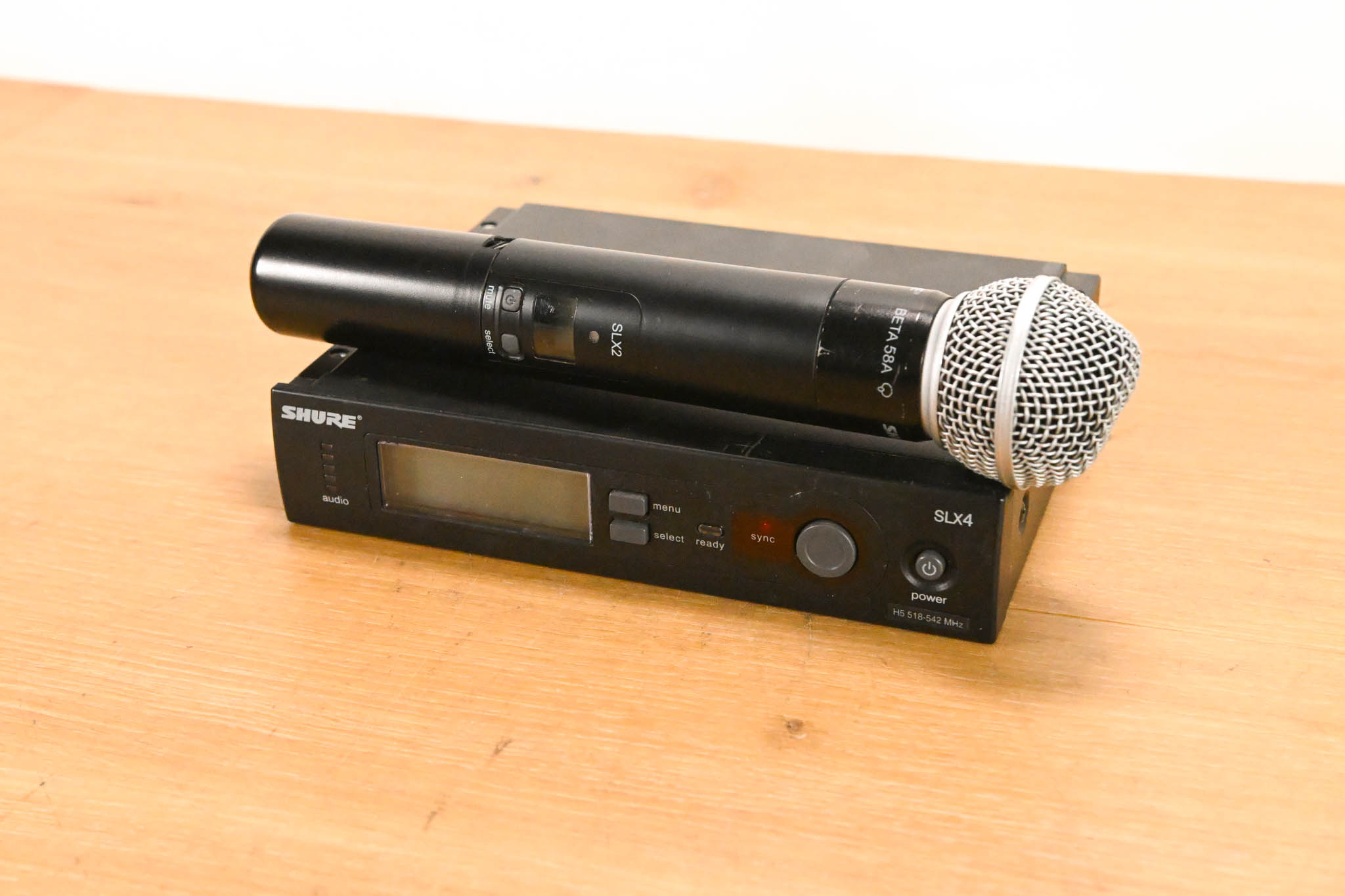 Shure SLX24/BETA58A Handheld Wireless System - H5 Band (NO POWER SUPPLY)
