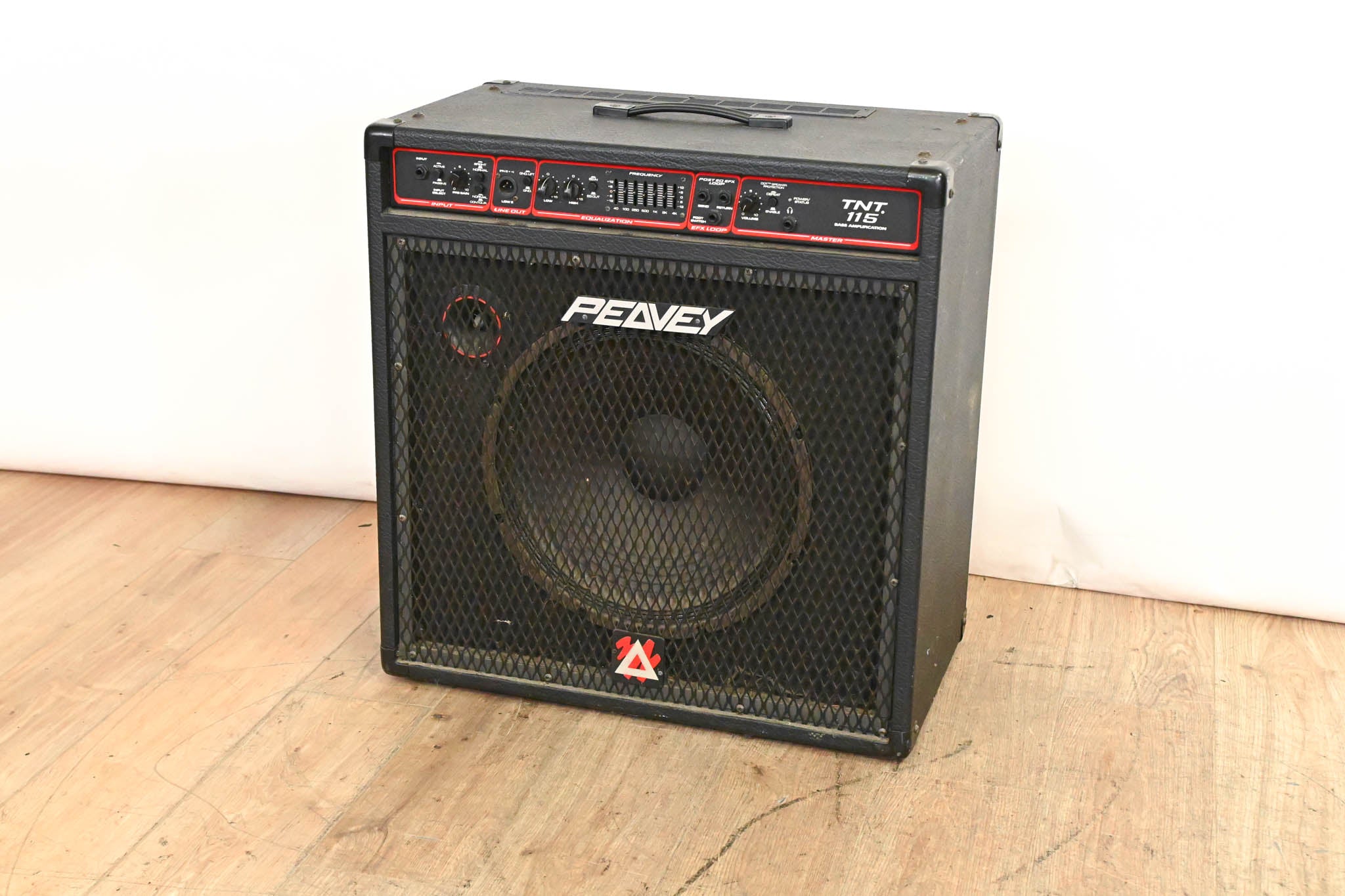 Peavey TNT 115 200W 1 x 15" Bass Combo Amp