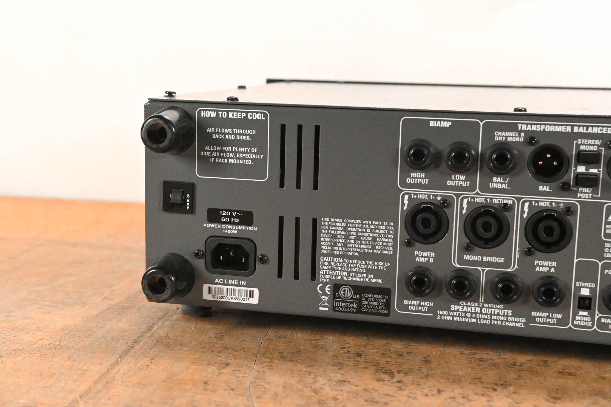 Ampeg SVT-4 PRO 1200W Bass Guitar Tube Amplifier Head