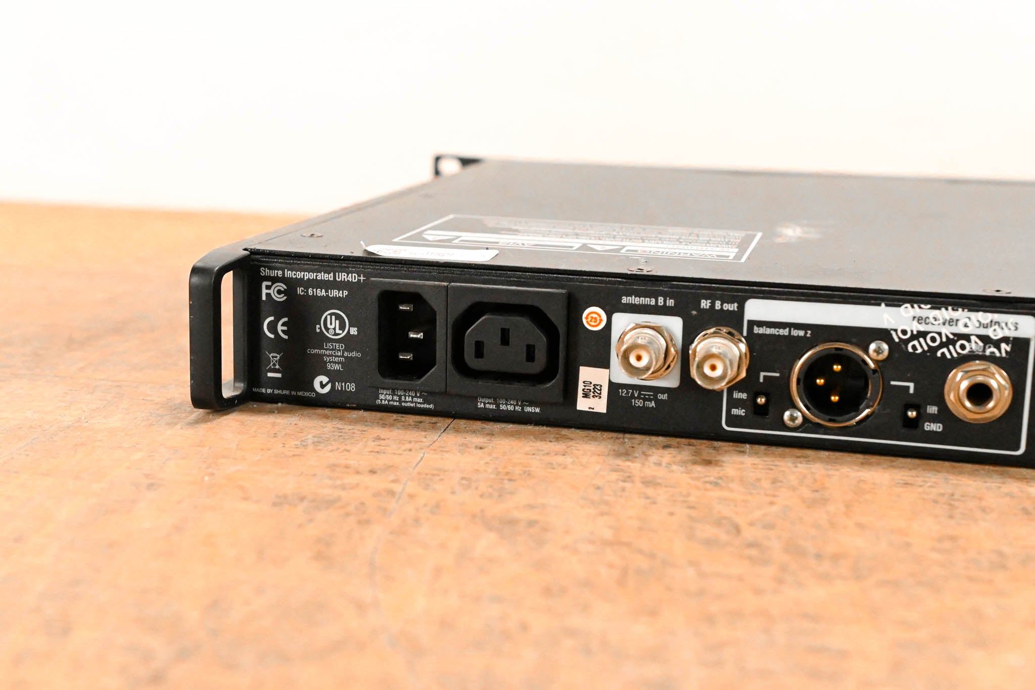 Shure UR4D+ Dual-Channel Wireless Receiver - J5 Band: 578-638 MHz