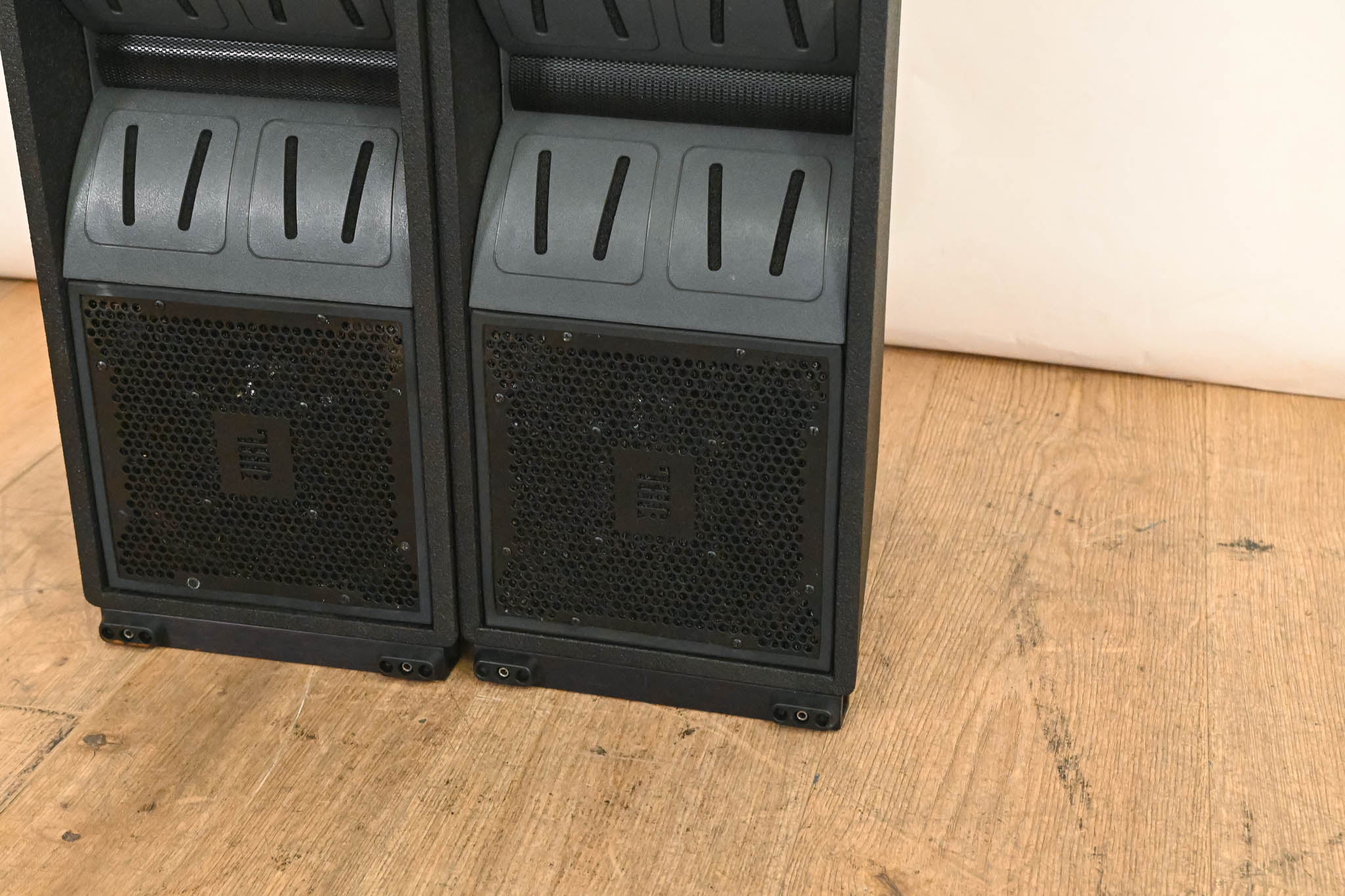 JBL VT4886 Dual 6.5" Passive Compact Line Array Loudspeakers (PAIR)