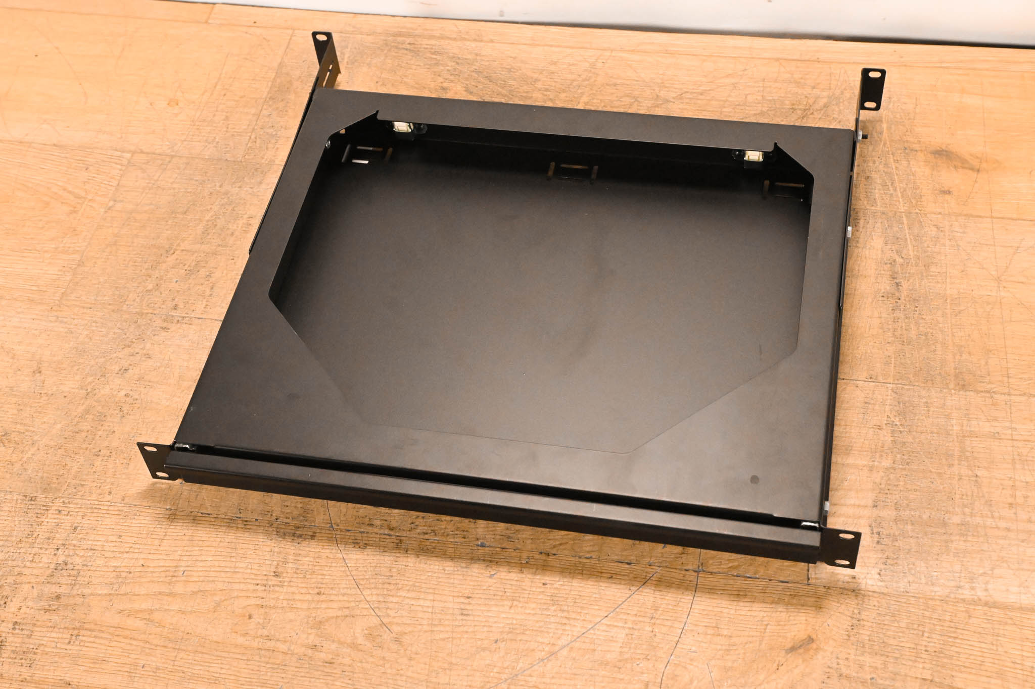 Gator Rackworks GRW-SHELF1SLD 1U Sliding Shelf, 13.8″ Deep