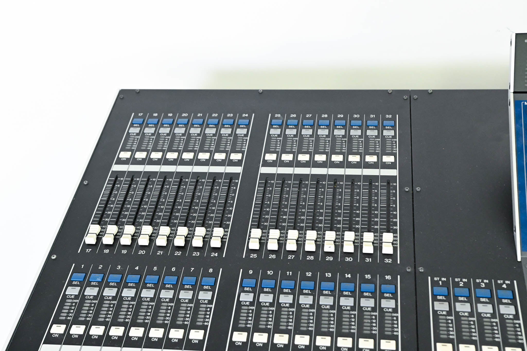 Yamaha M7CL-48 48-Channel Digital Audio Mixing Console