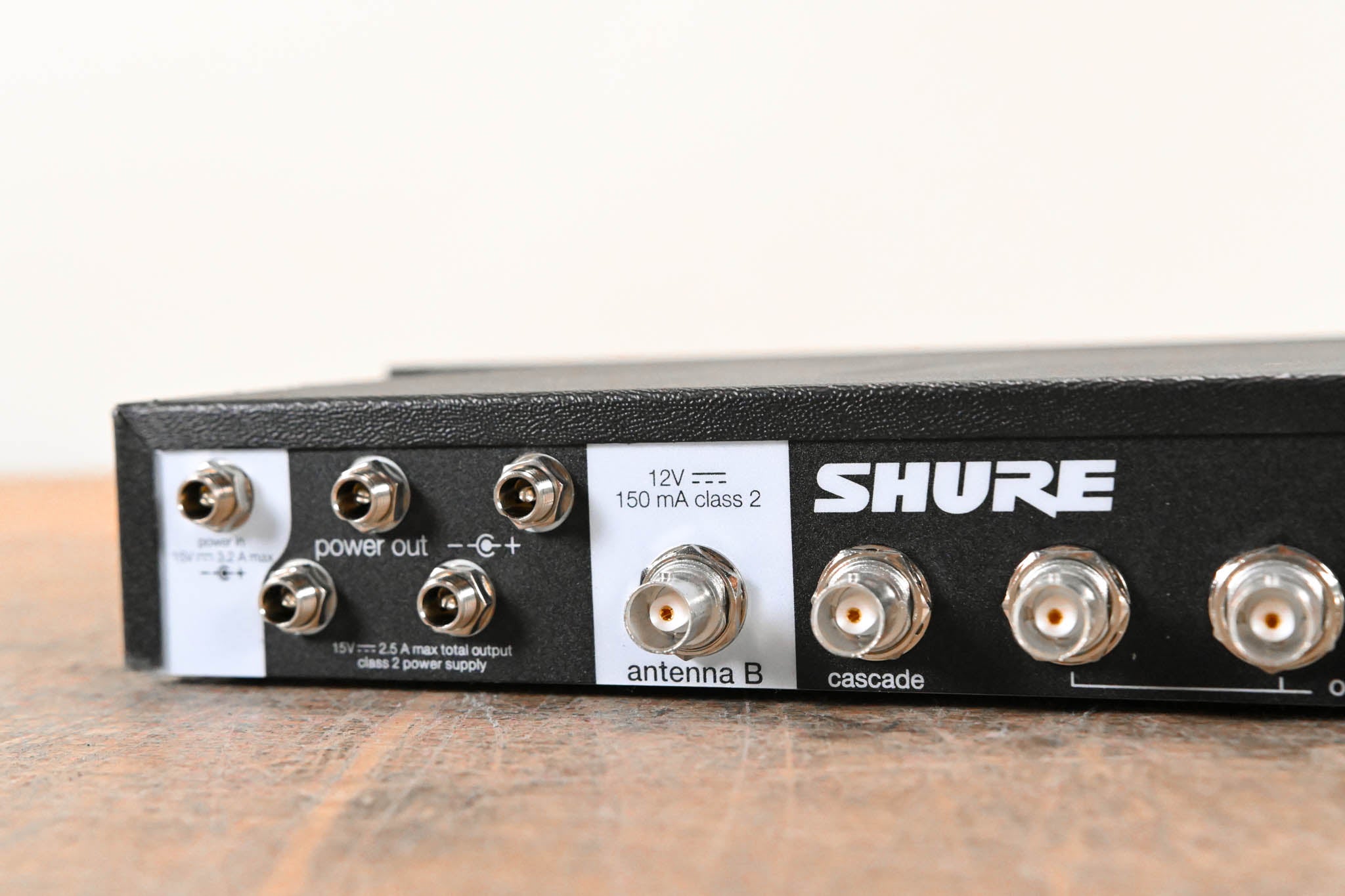 Shure UA844+SWB UHF Wideband Antenna Distribution System NO POWER SUPPLY