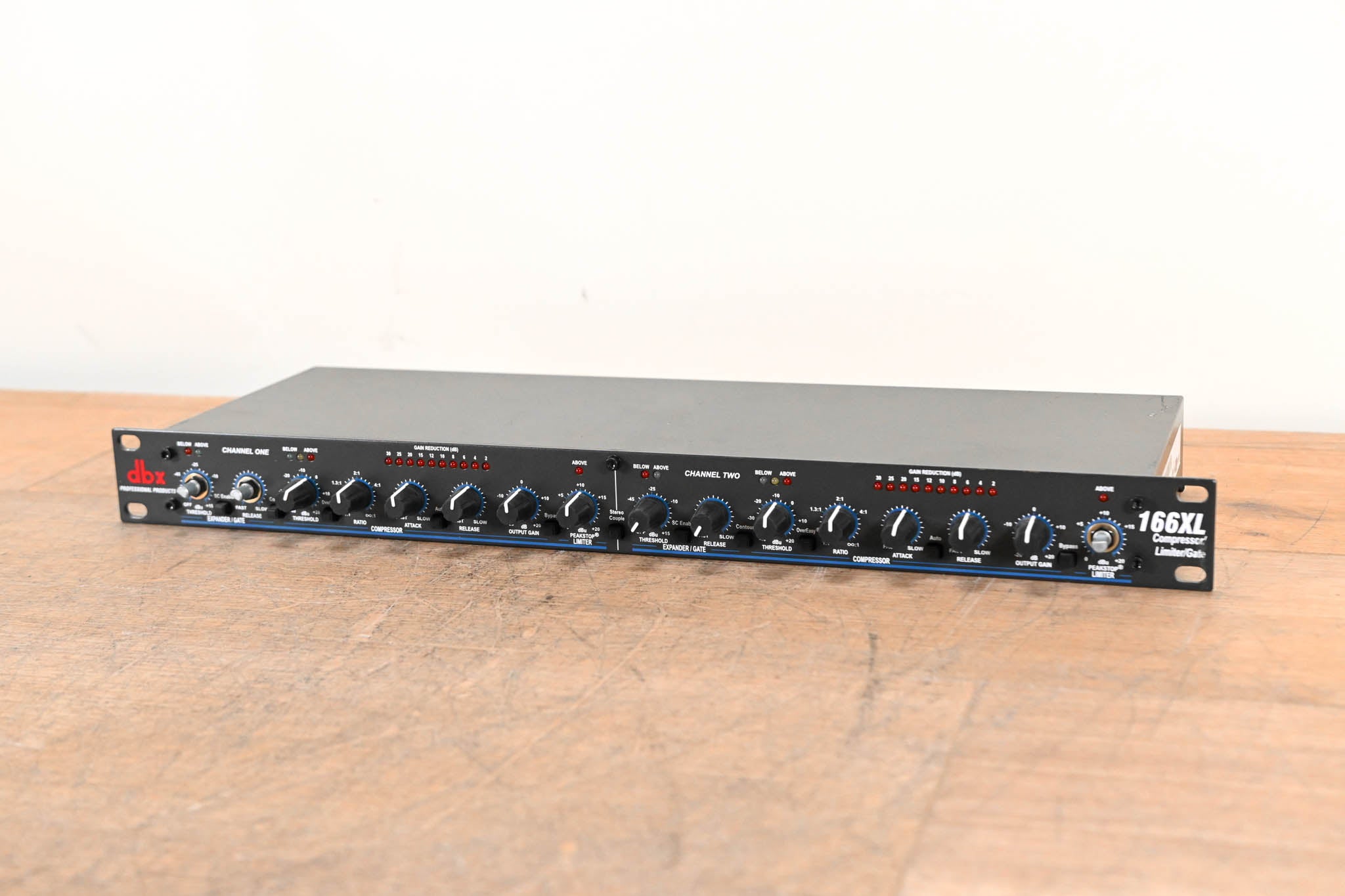 dbx 166XL 2-Channel Compressor/Limiter/Gate